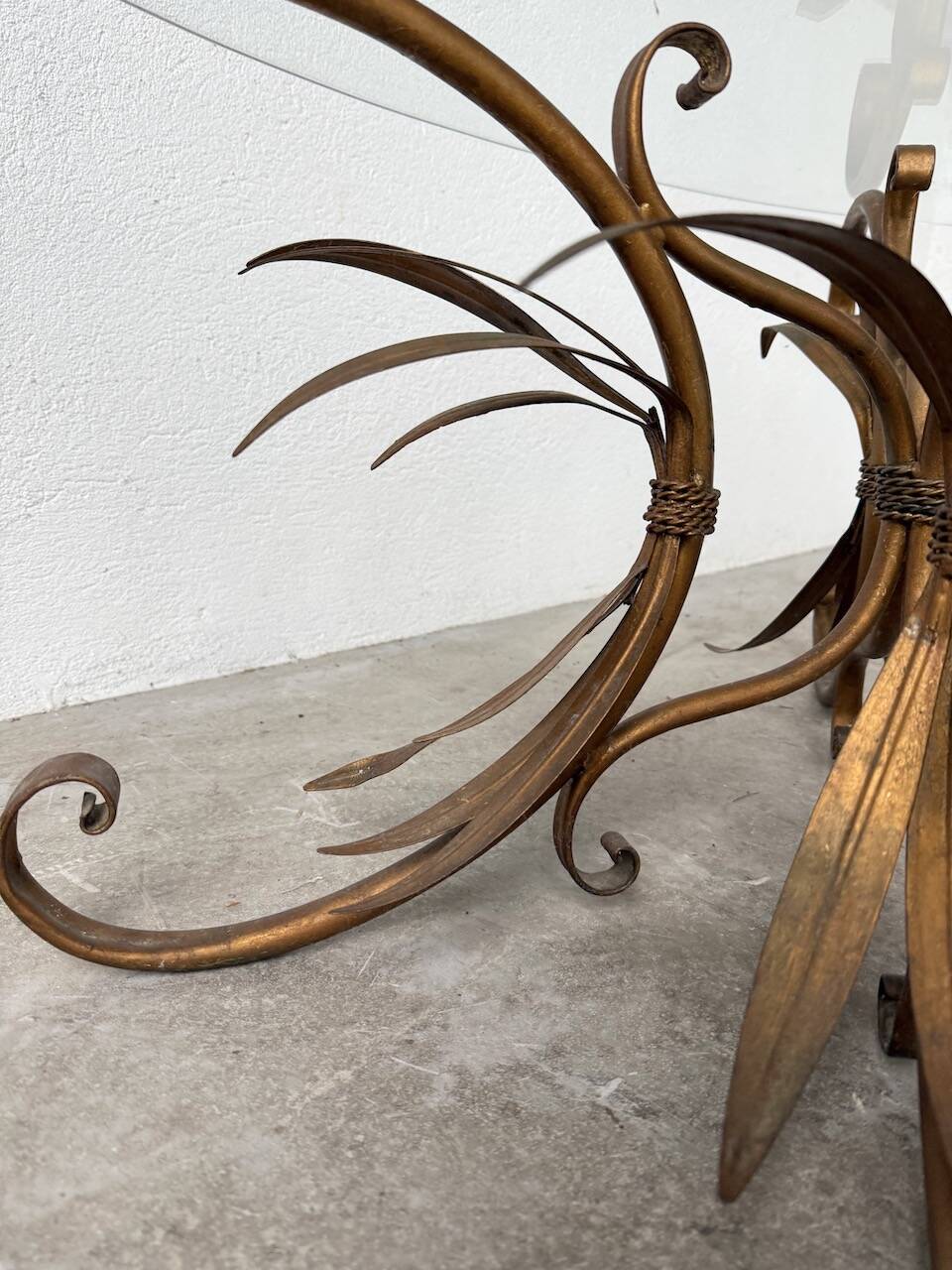 "ear" style coffee table