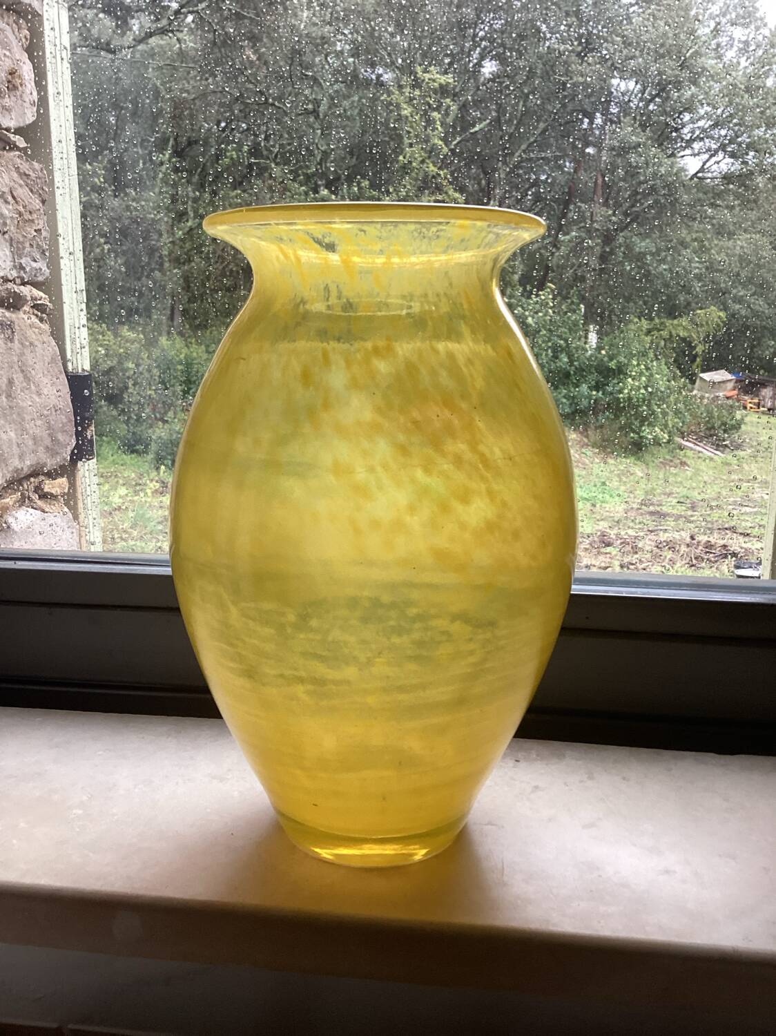 Vase en verre soufflé vintage