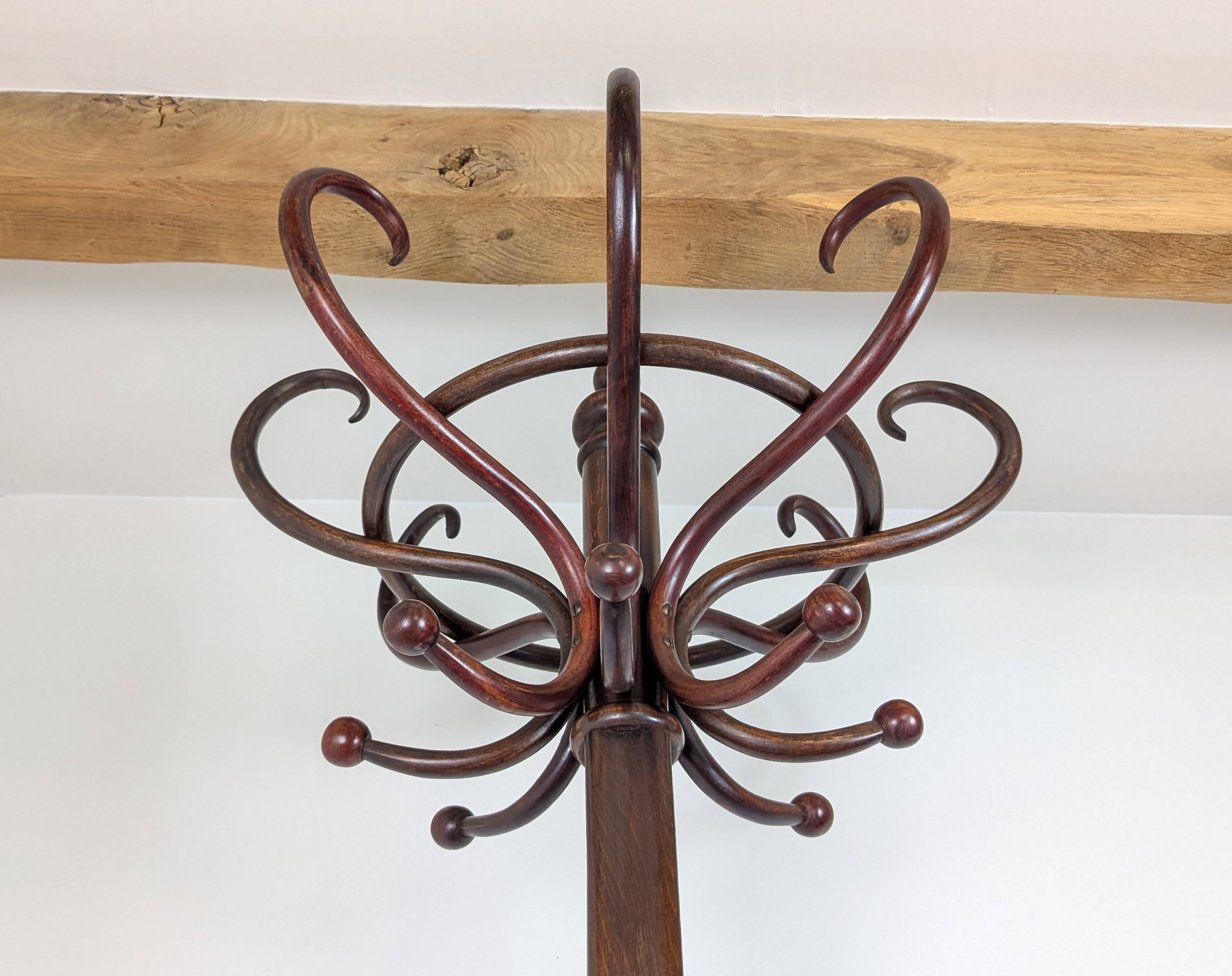 Fischel parrot coat rack