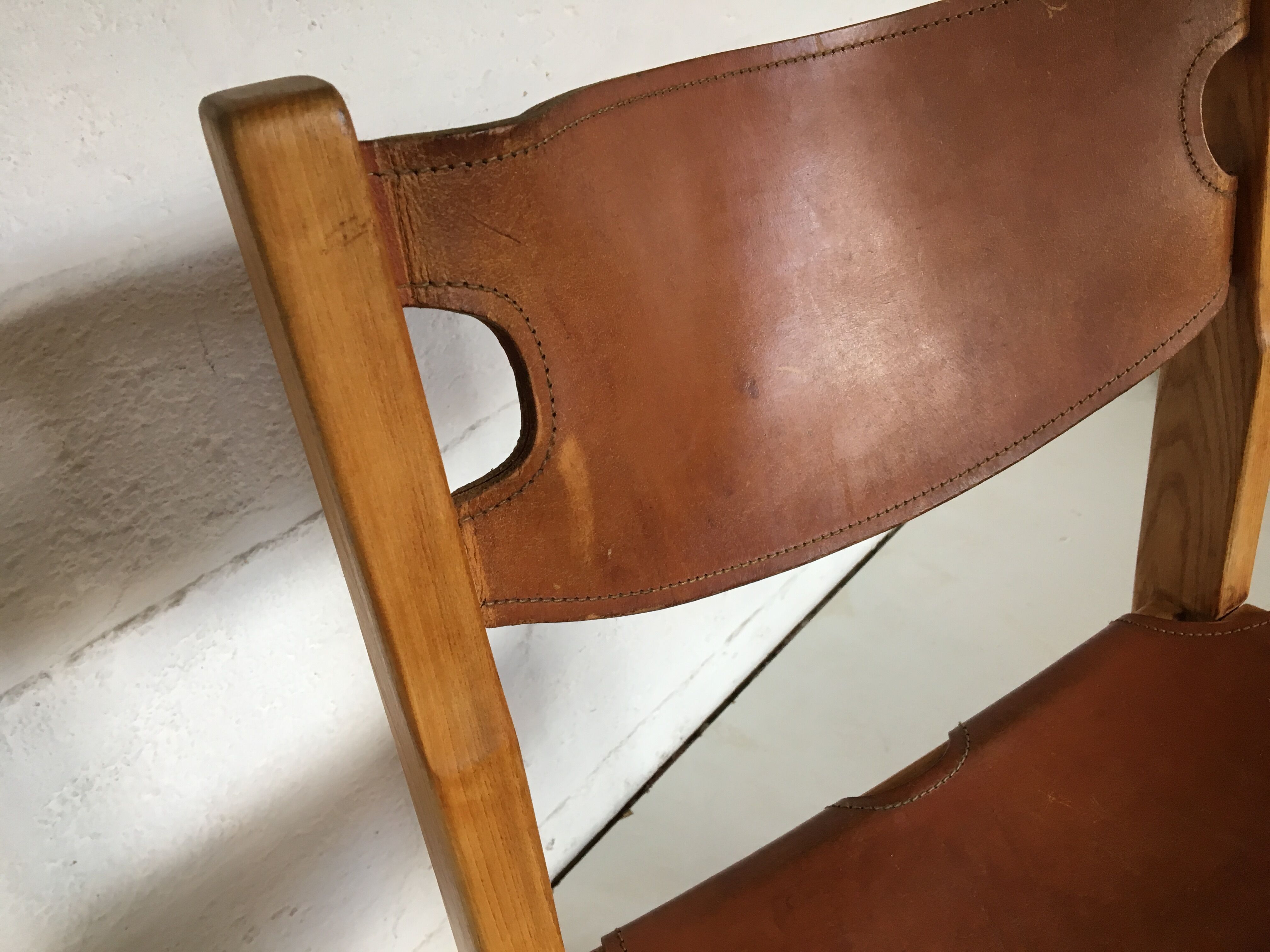Paire de chaises par la Maison Regain années 60