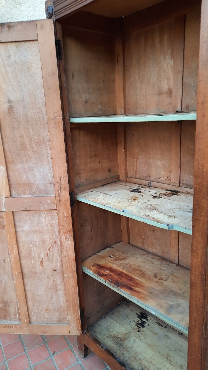 Armoire parisienne