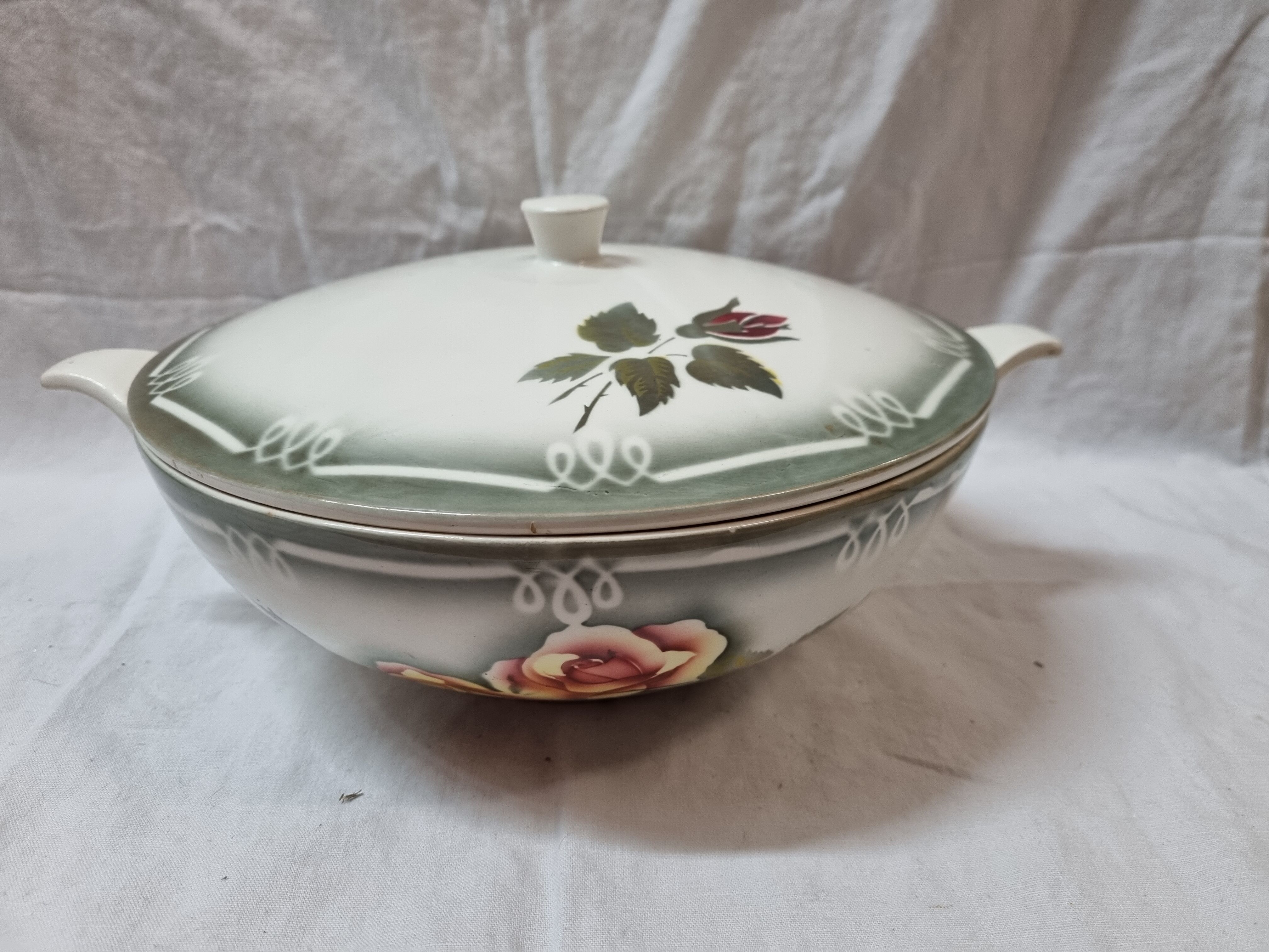 Digoin earthenware soup tureen, Sarreguemines 1940/50