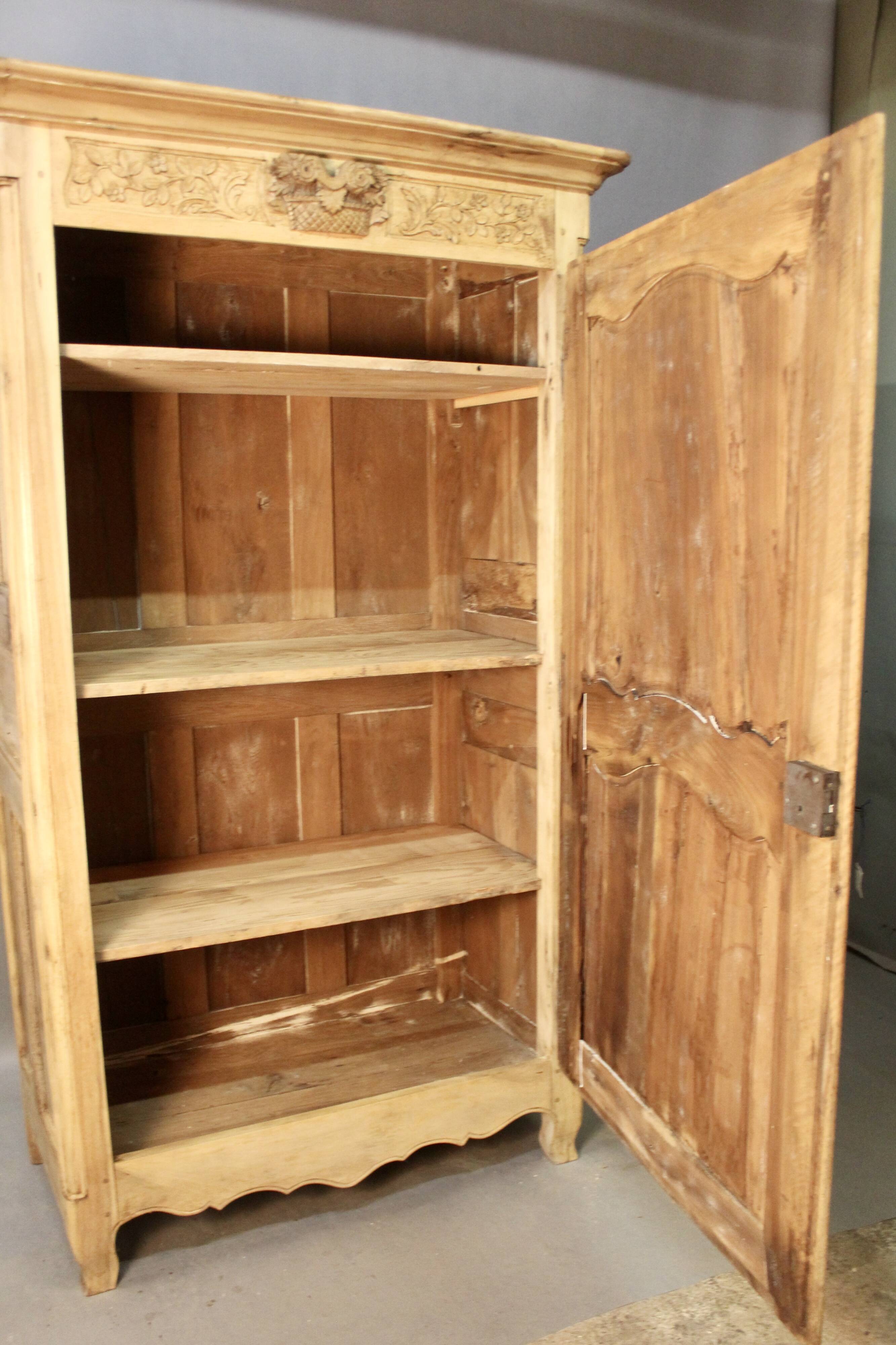 18th louis xv bonnetière in walnut