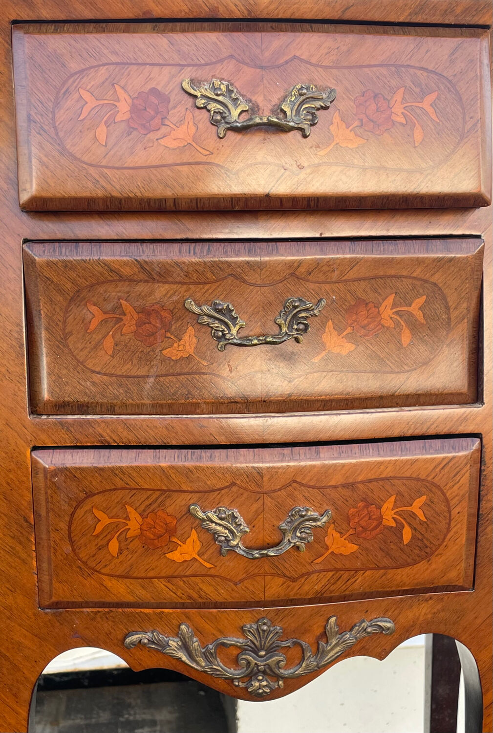 Paire de chevets style Louis XV