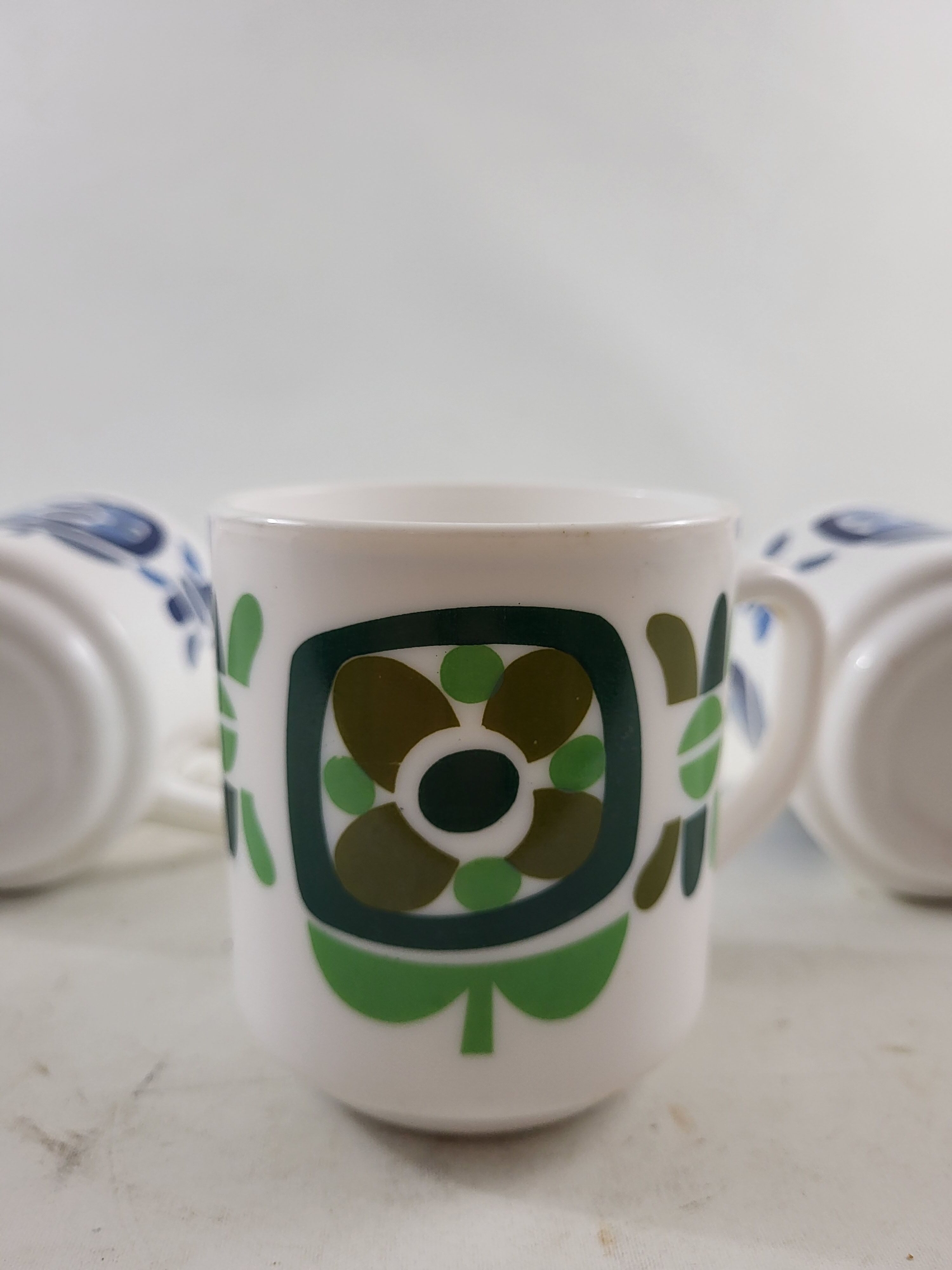 3 mugs vintage mobil design j-c. collector's miller