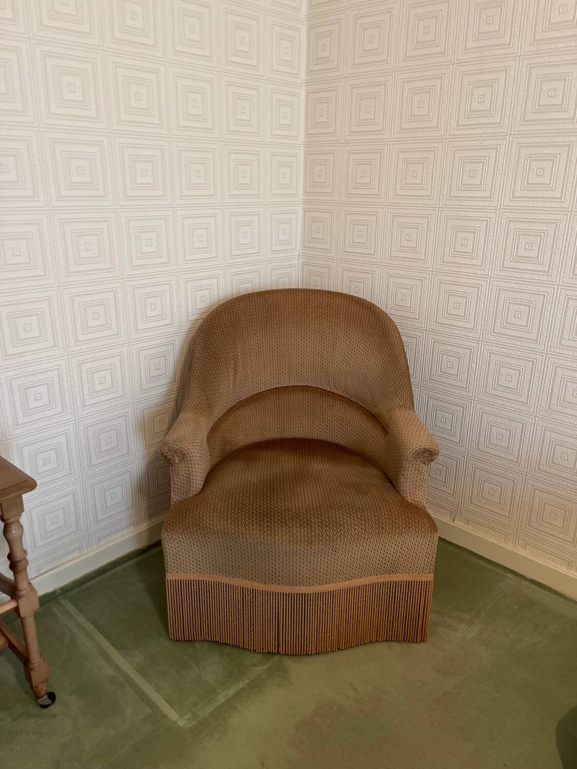 Toad armchair
