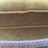 Gold velvet pouf with fringes