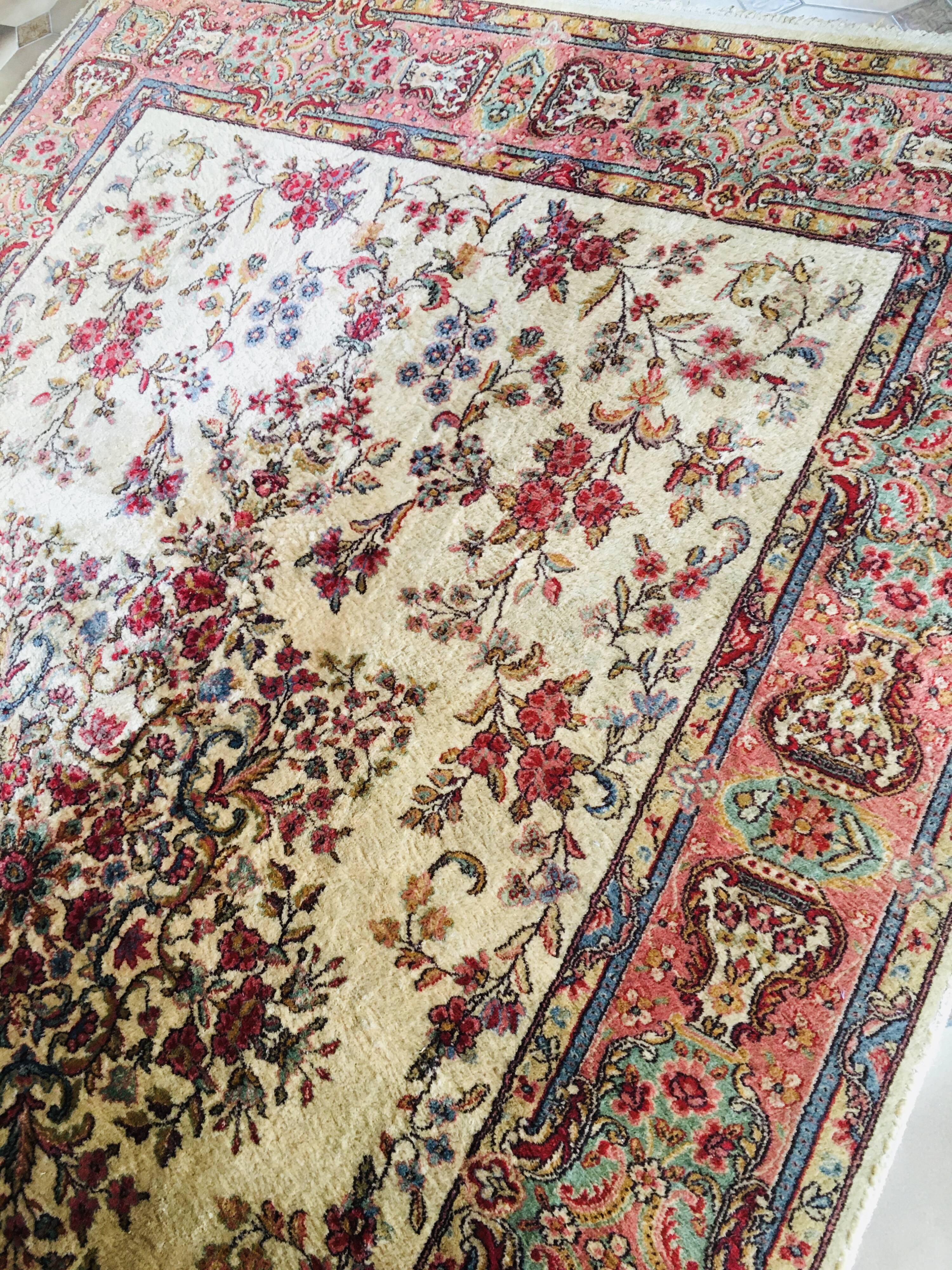 Pink carpet 300 x 195 cm