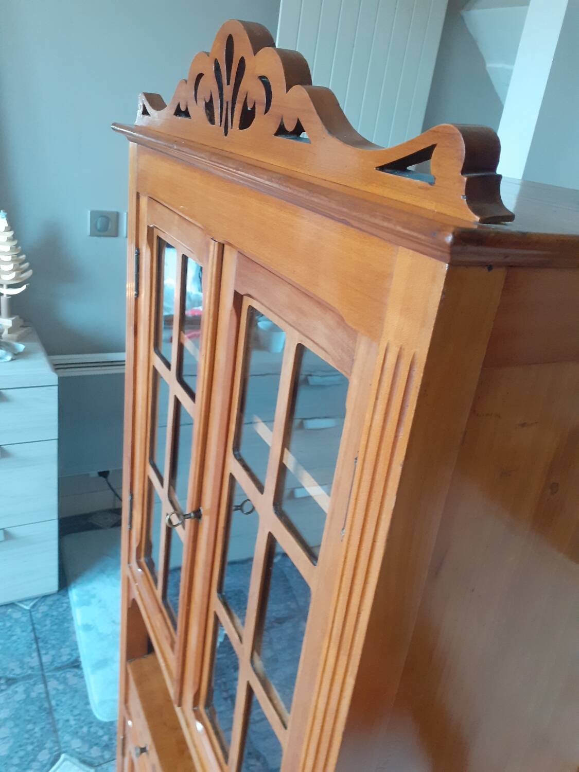 Louis XV style rosewood marquetry display case