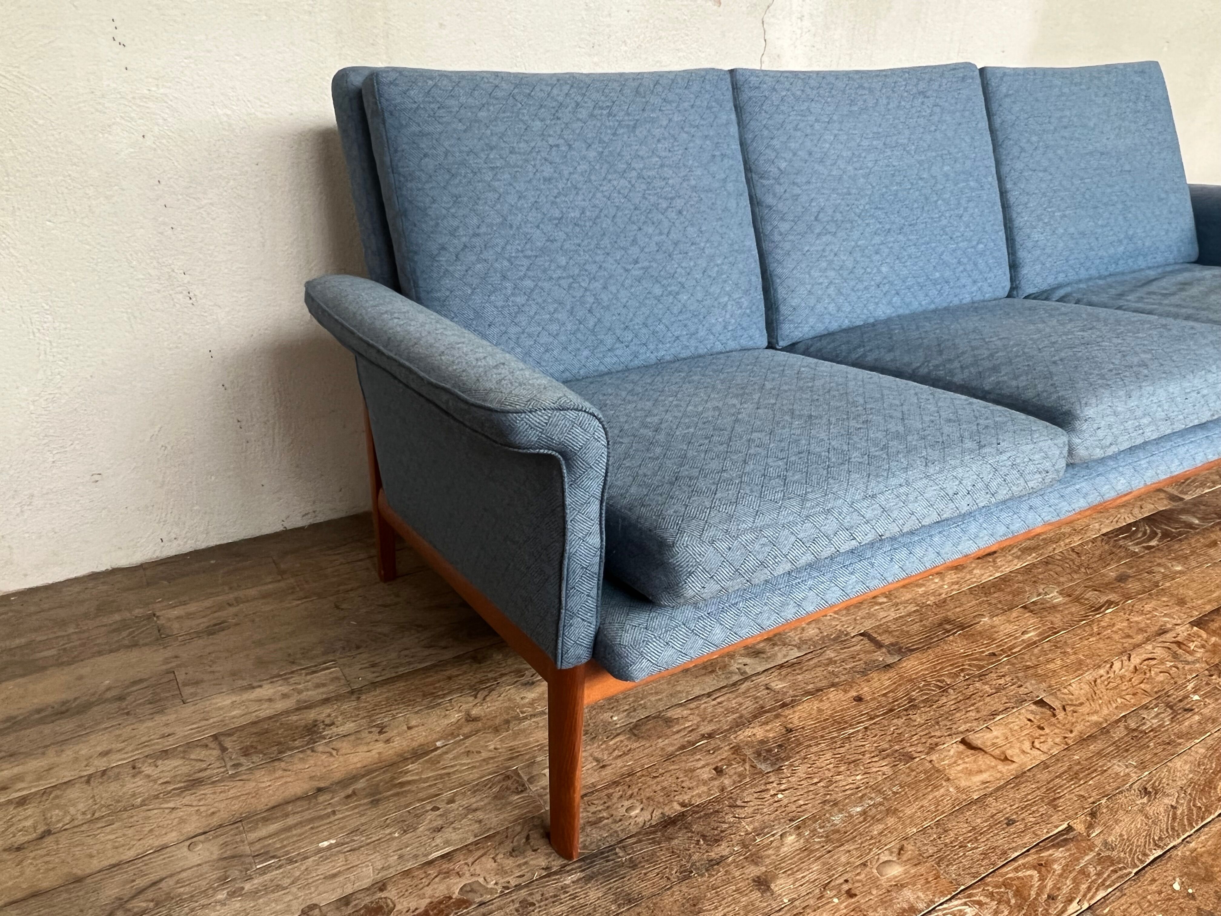 Canapé scandinave modèle Jupiter 218 en teck tissus d'origine vintage