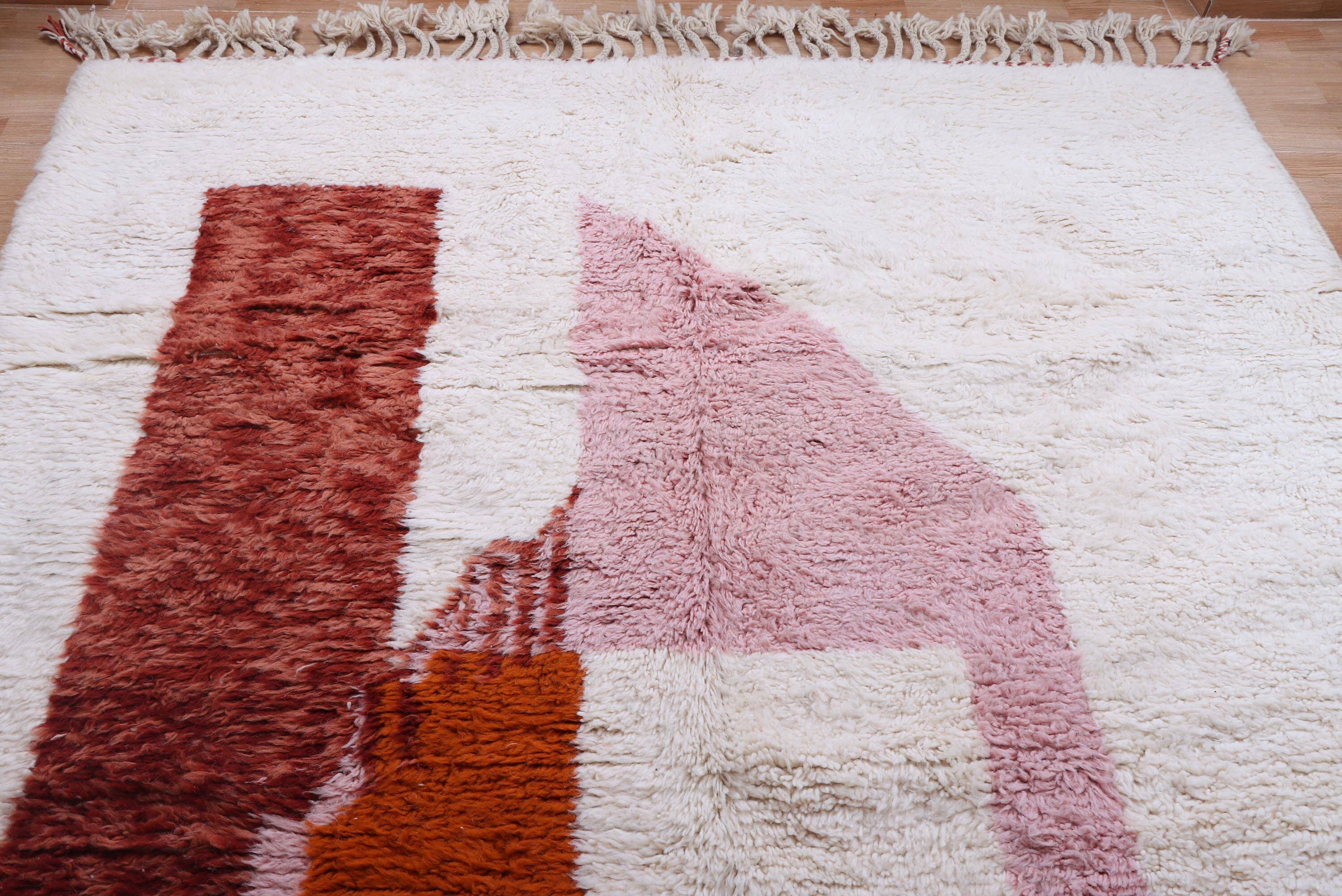 Superb Moroccan wool rug, handmade, dimensions 250x150 cm.