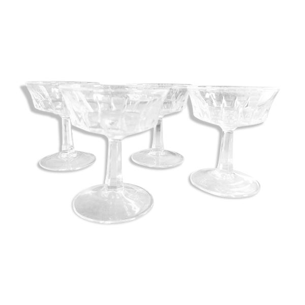 Ensemble de quatre verres