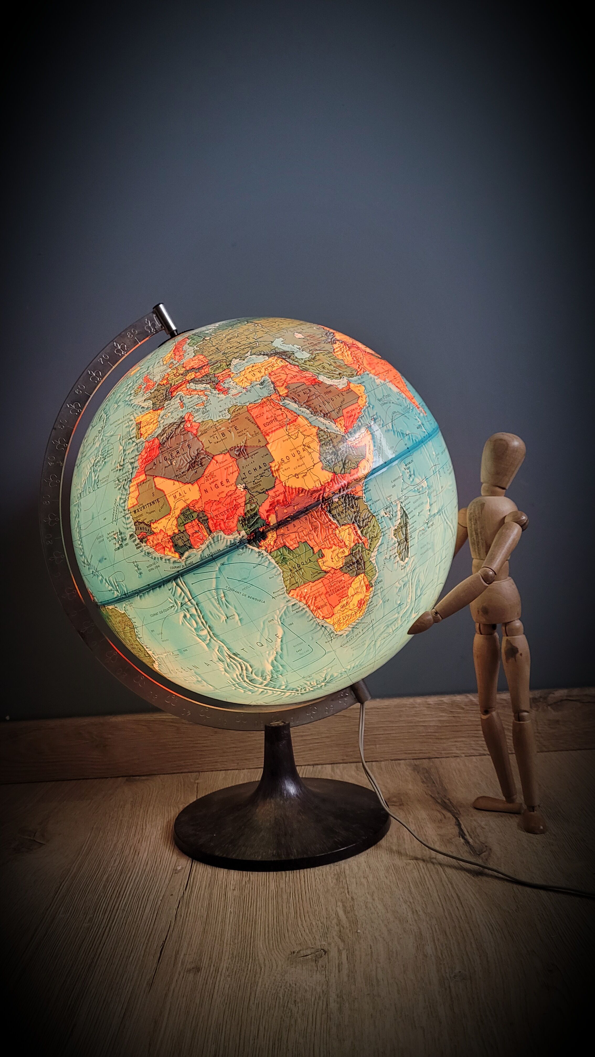 World map terrestrial 1983