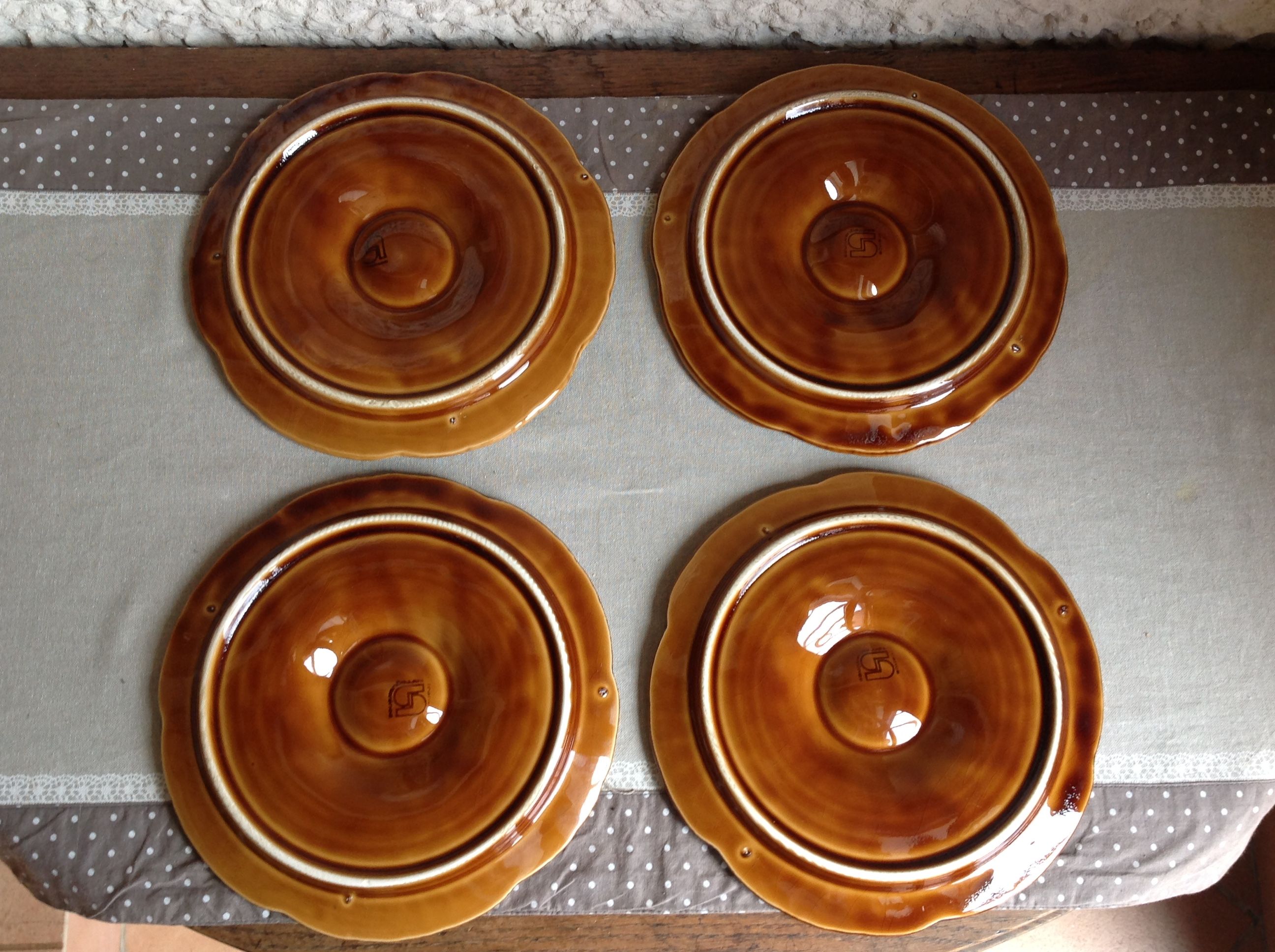 Four oyster plates in sarreguemines / vintage polychrome dabbling
