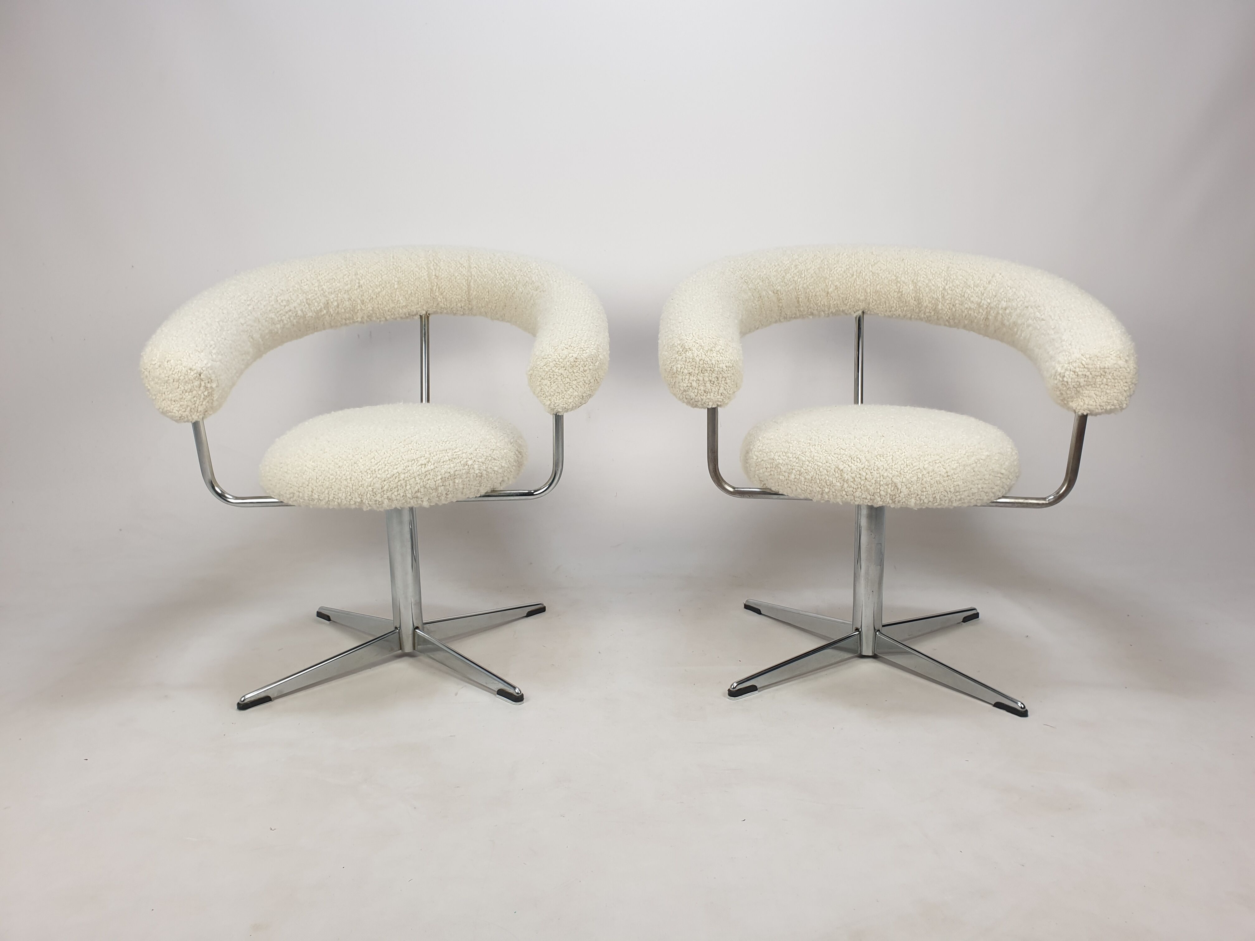 Ensemble de 2 fauteuils ronds, années 1970
