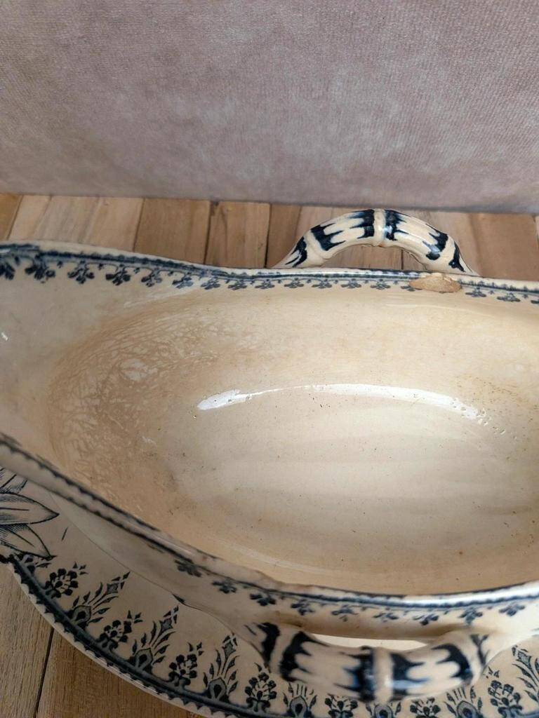Sauceboat Terre de fer Sarreguemines Digoin model Alger