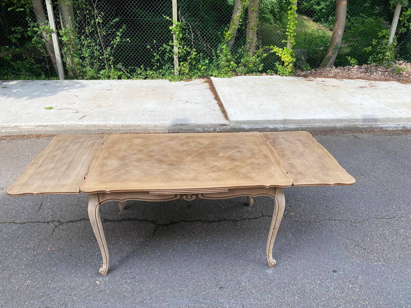 Louis XV extendable dining table renovated in raw wood 220cm