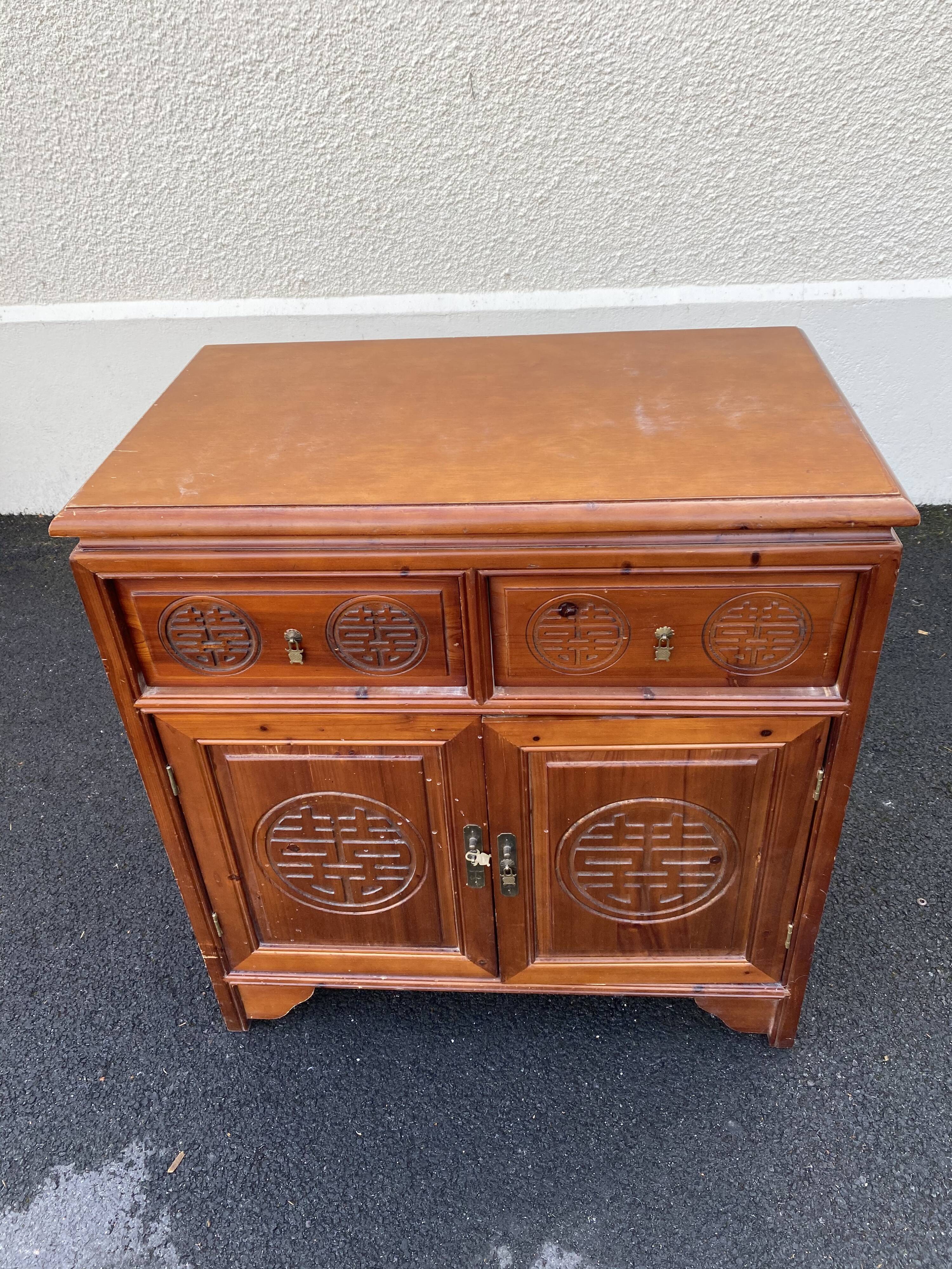 Buffet down chinese décor