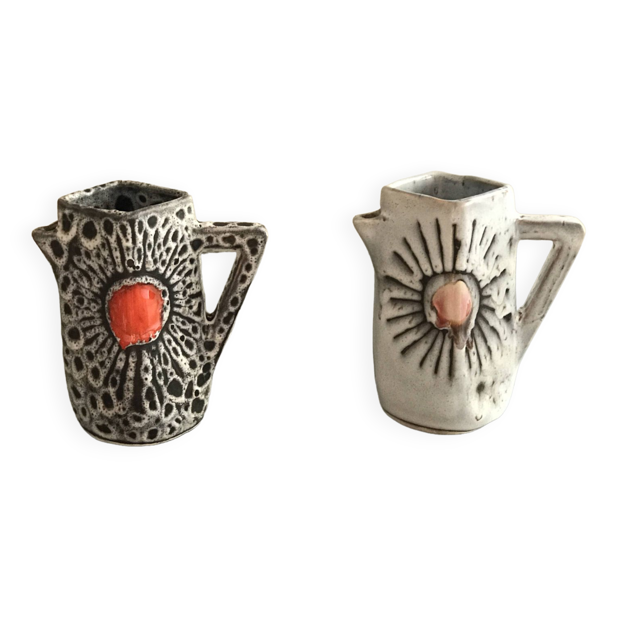 LOT DE 2 ANCIENS PETITS POTS A LAIT/CREME FORME PICHETS EN VERRE