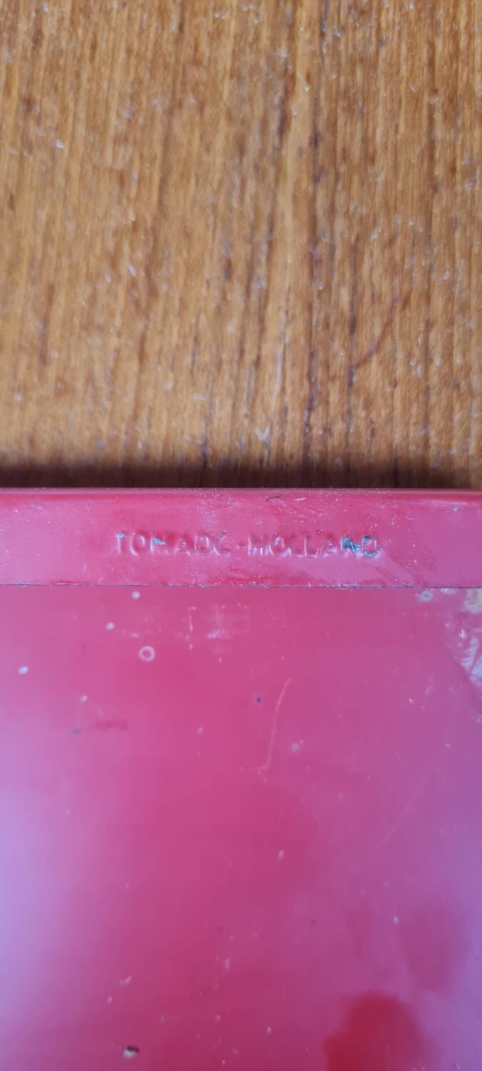 Tomado Holland wall shelf