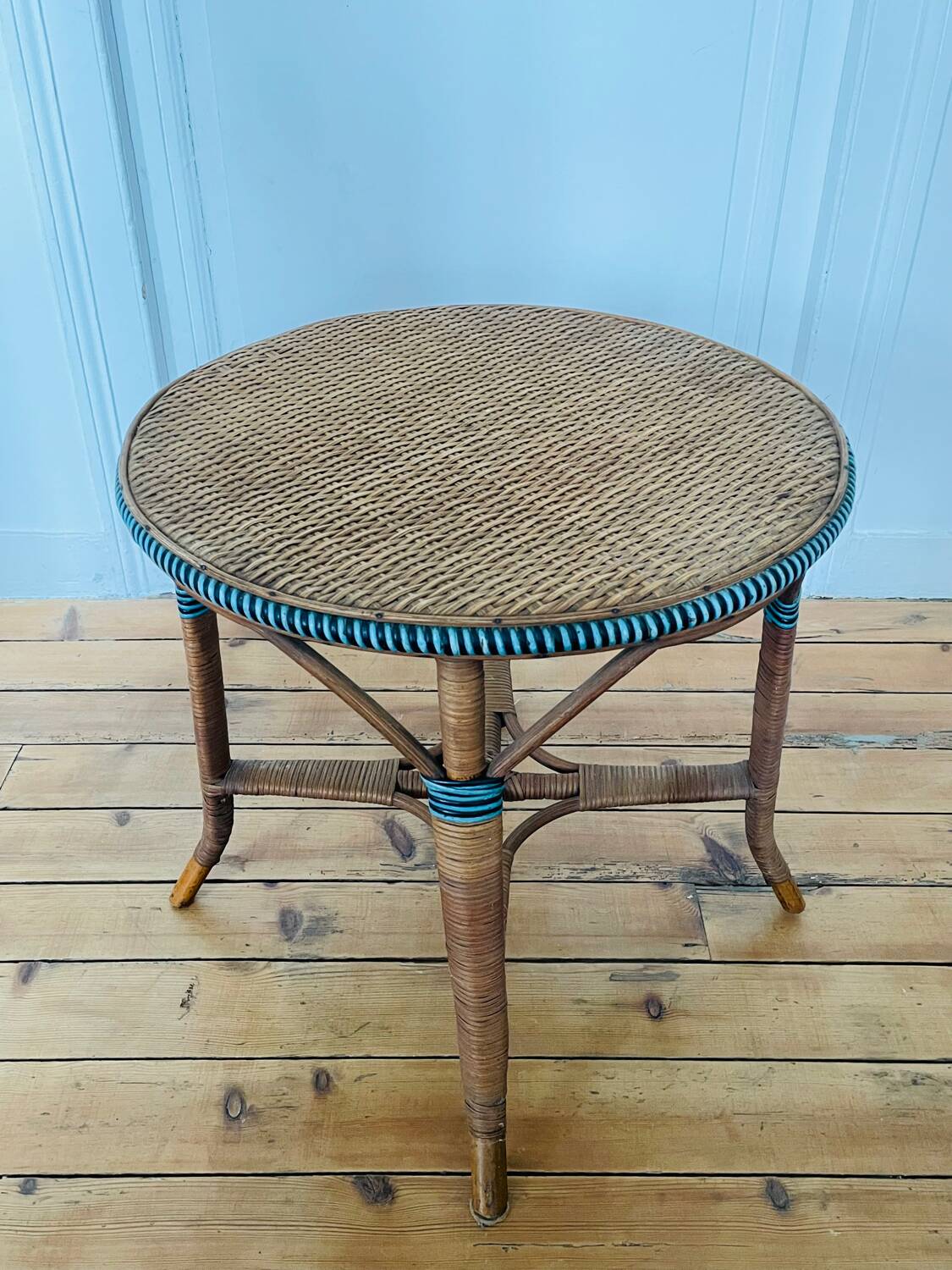 Vintage rattan coffee table pedestal
