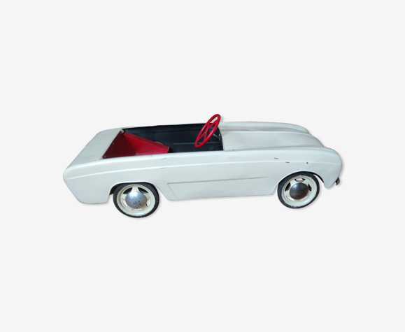 Voiture à pédales vintage