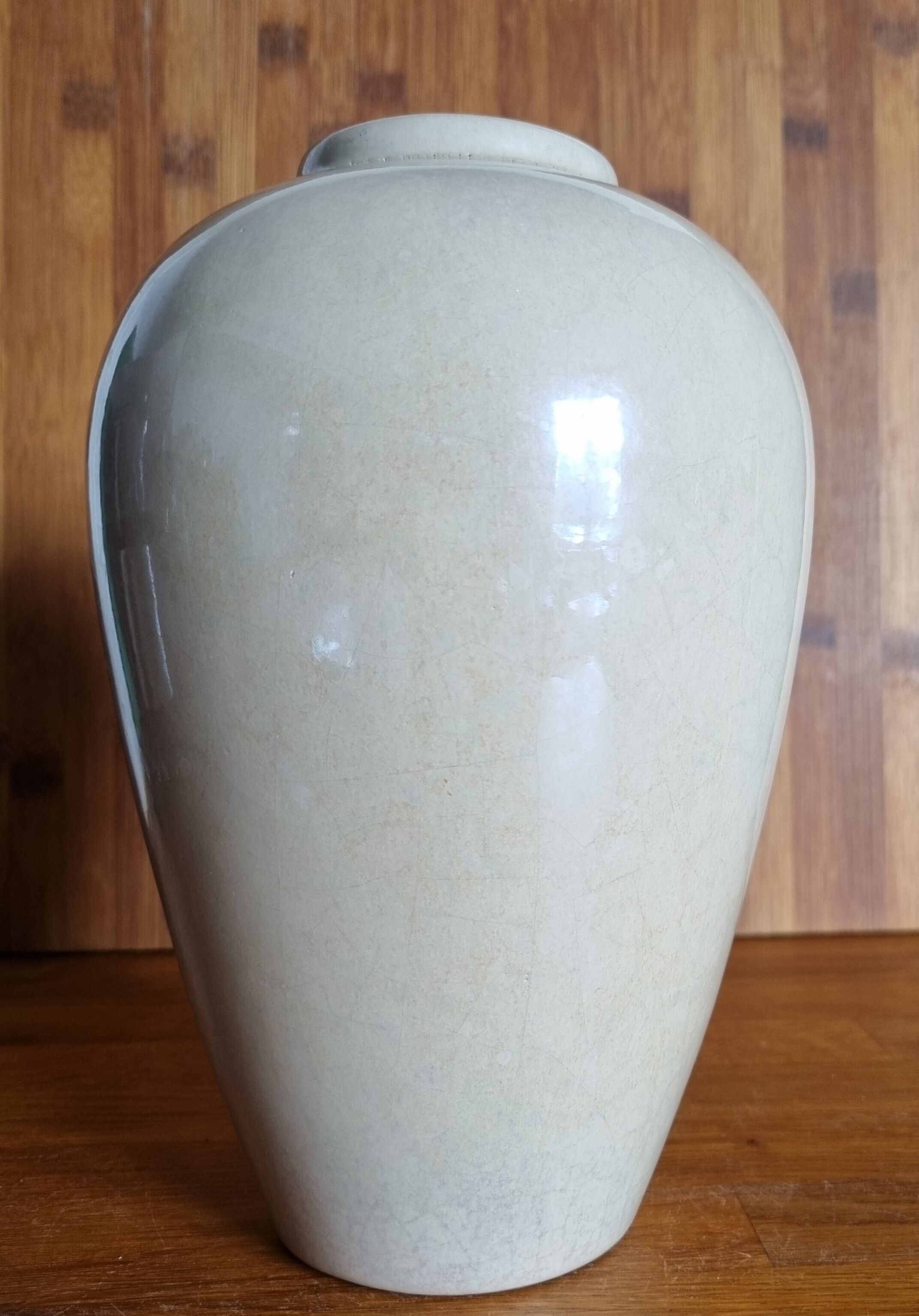 Vintage vase Art Deco style beige iridescent