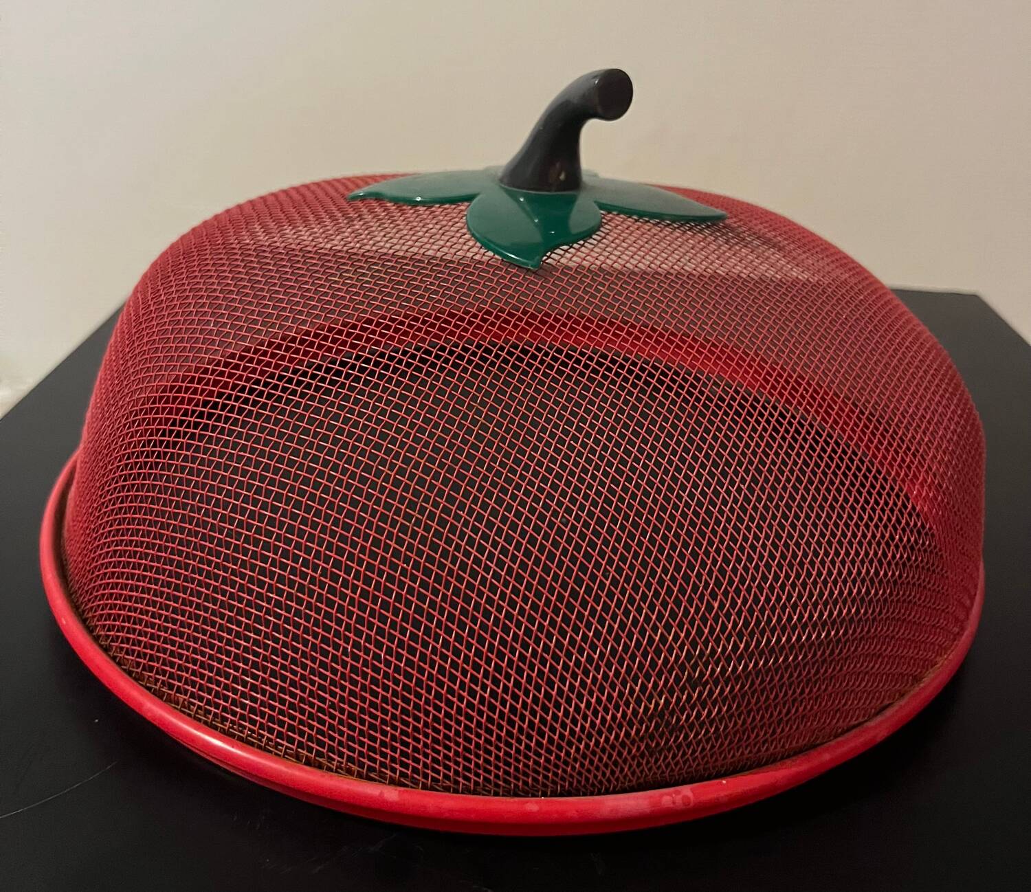 Metal fruit basket from the 80s