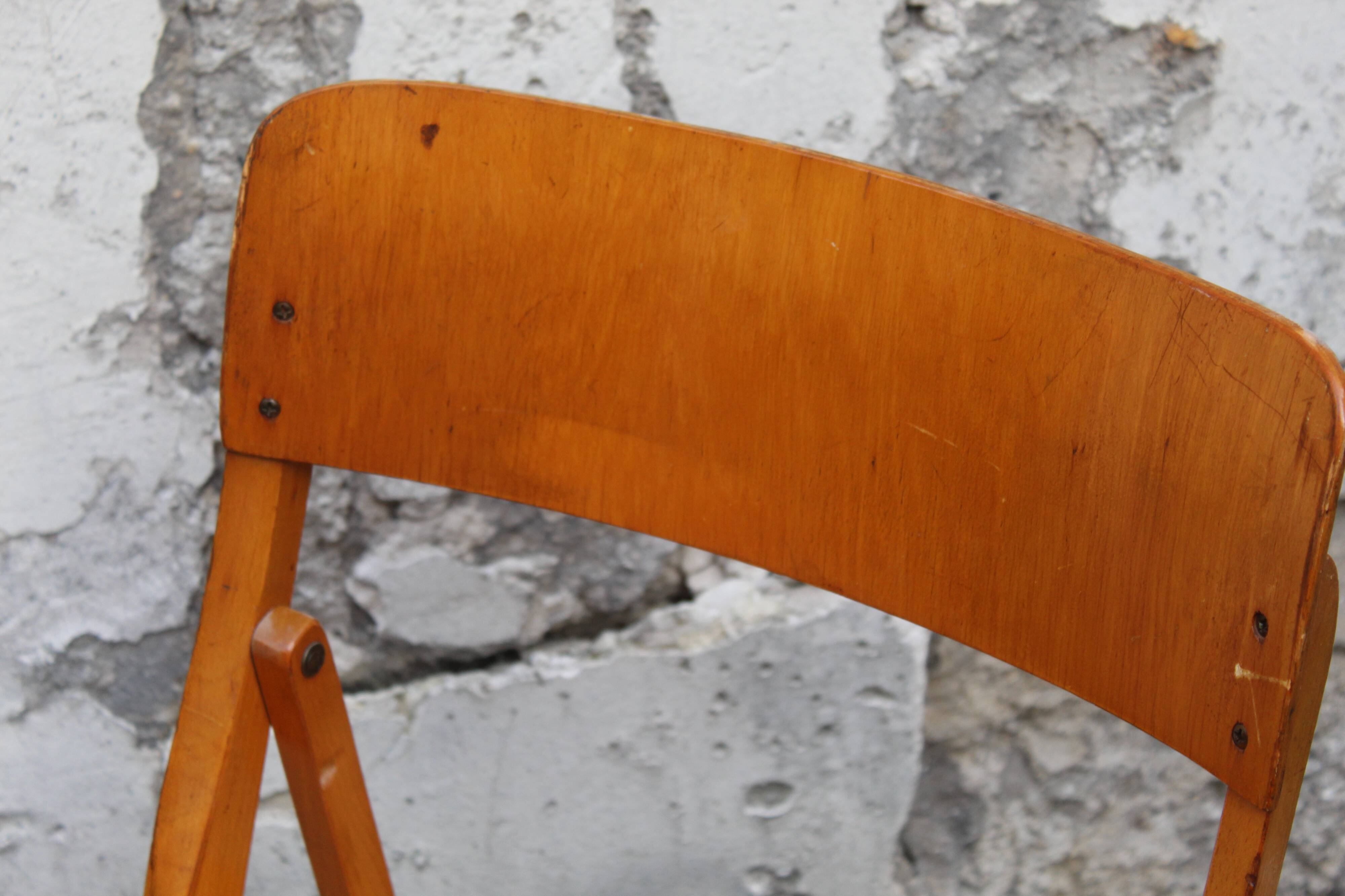 Folding wooden chair