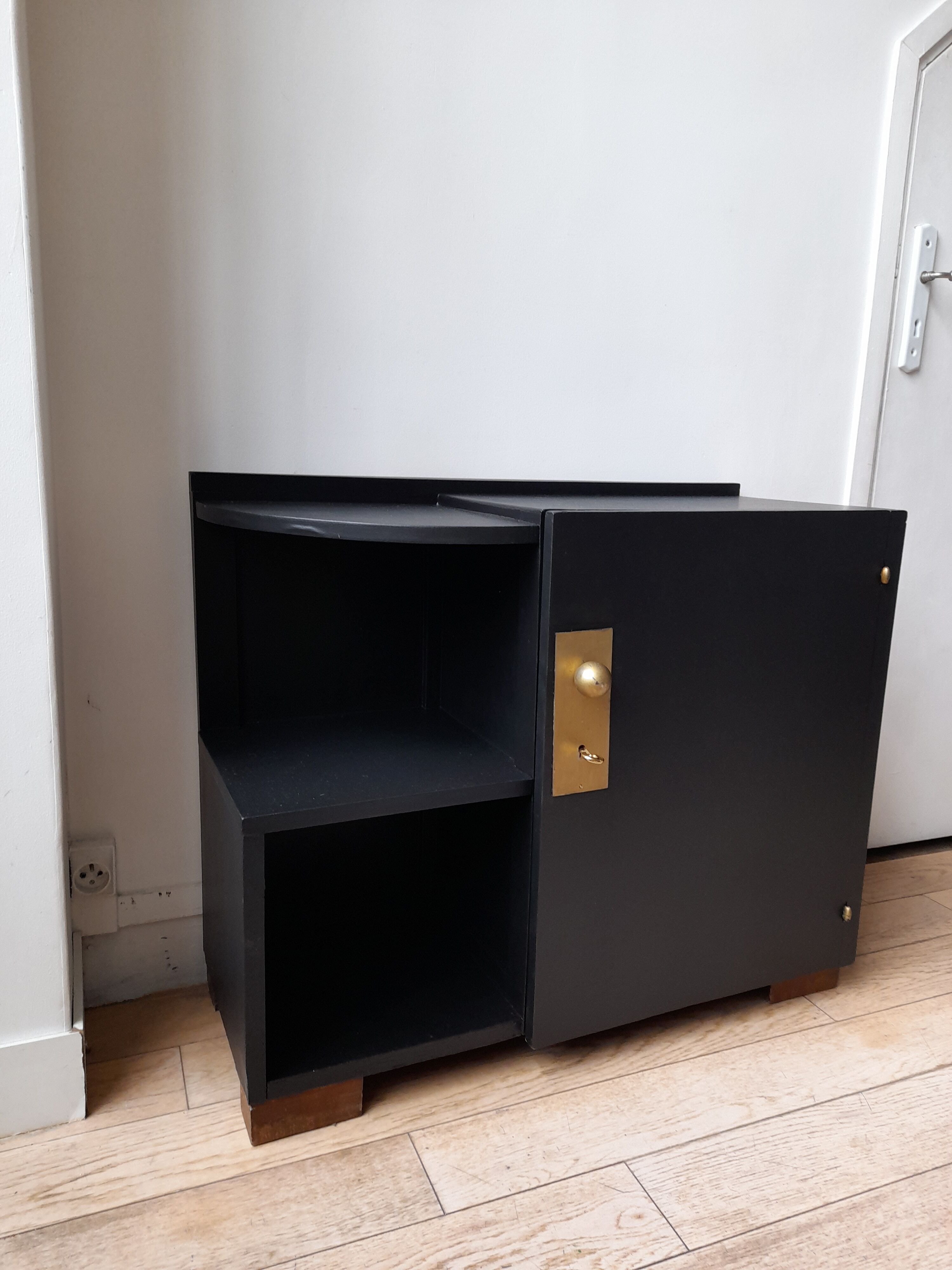Art deco bar furniture