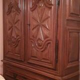 Louis XIII style wardrobe in solid walnut