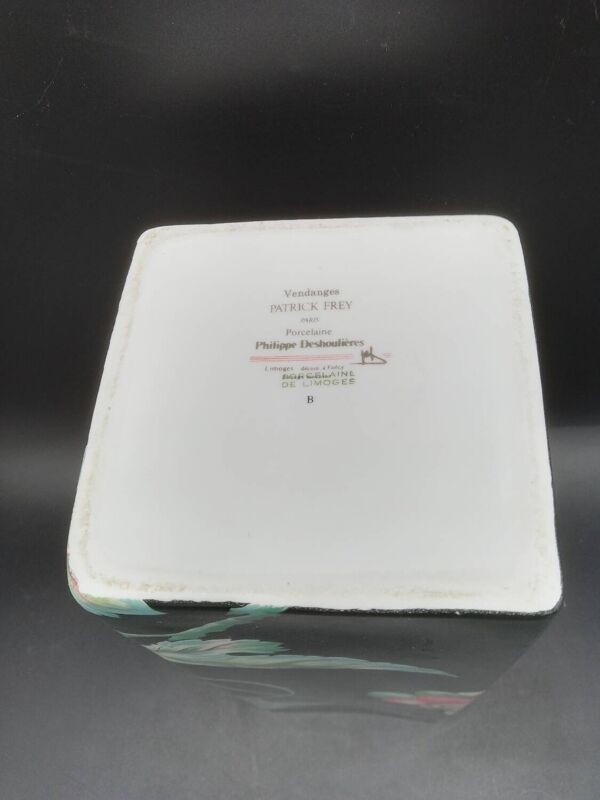 Vase ''vendange'' par Patrick Frey pour Philippe Deshoulières en porcelaine de Limoges