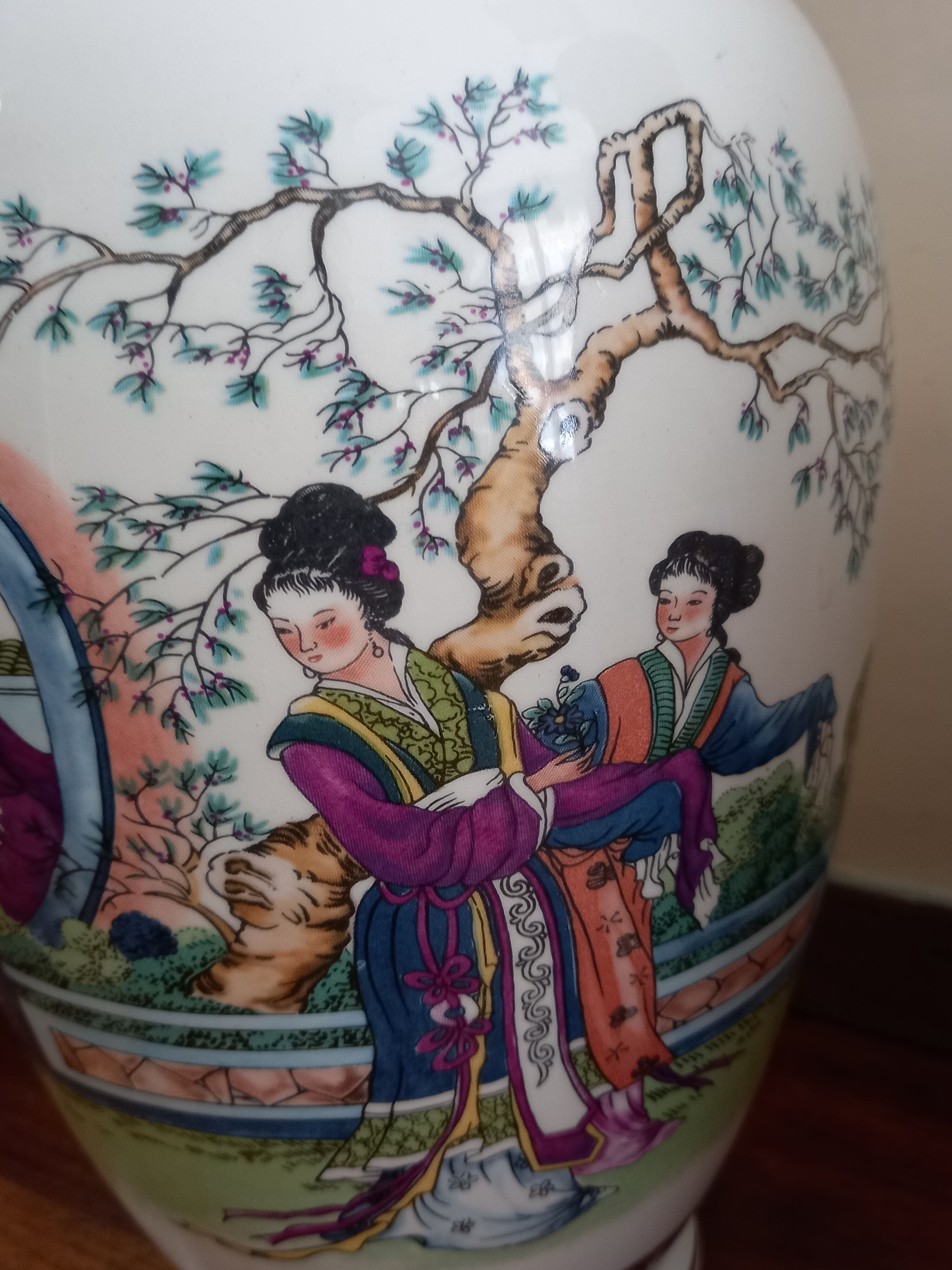 Pair of Chinese vase