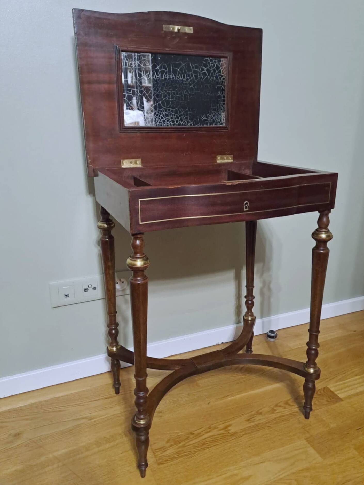 Napoleon III dressing table