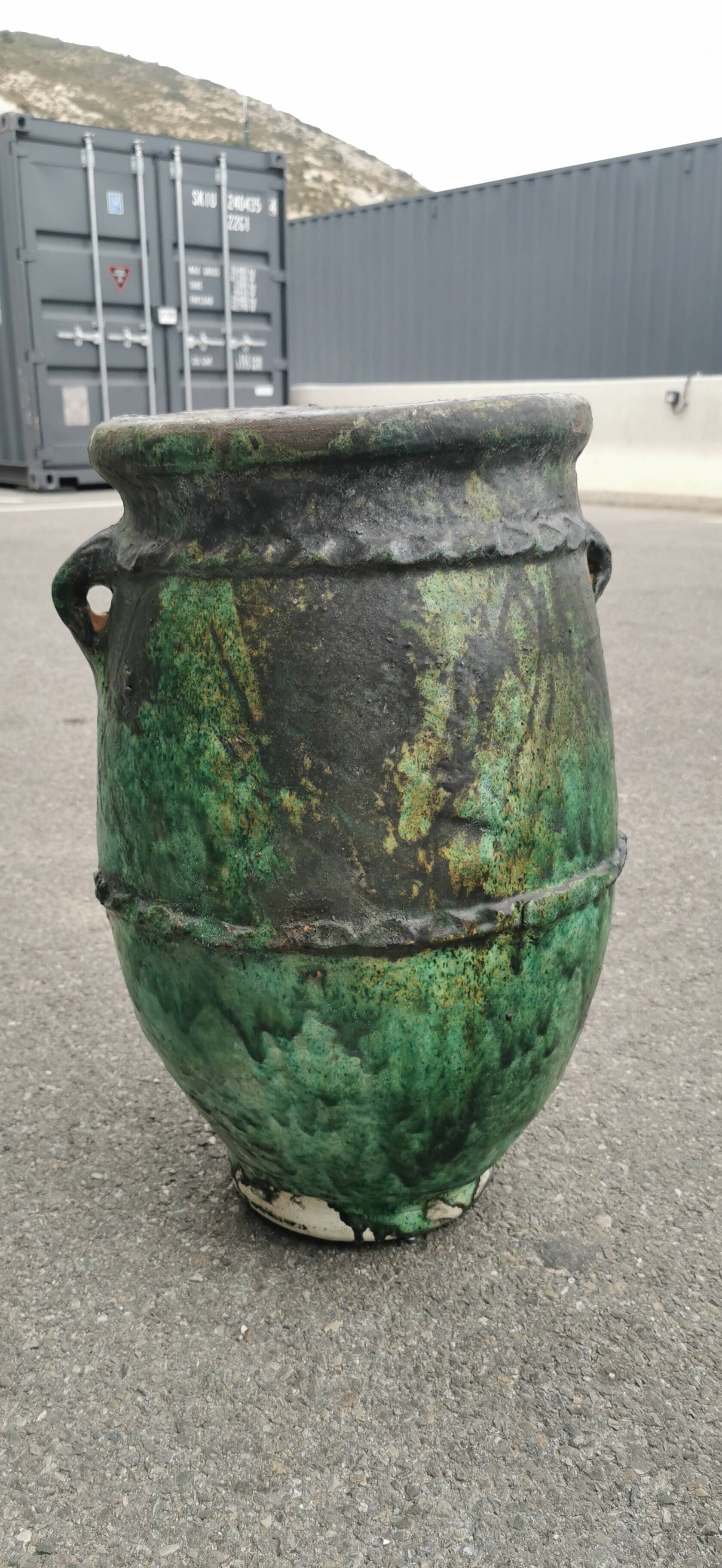 Tamgrout terracotta jar