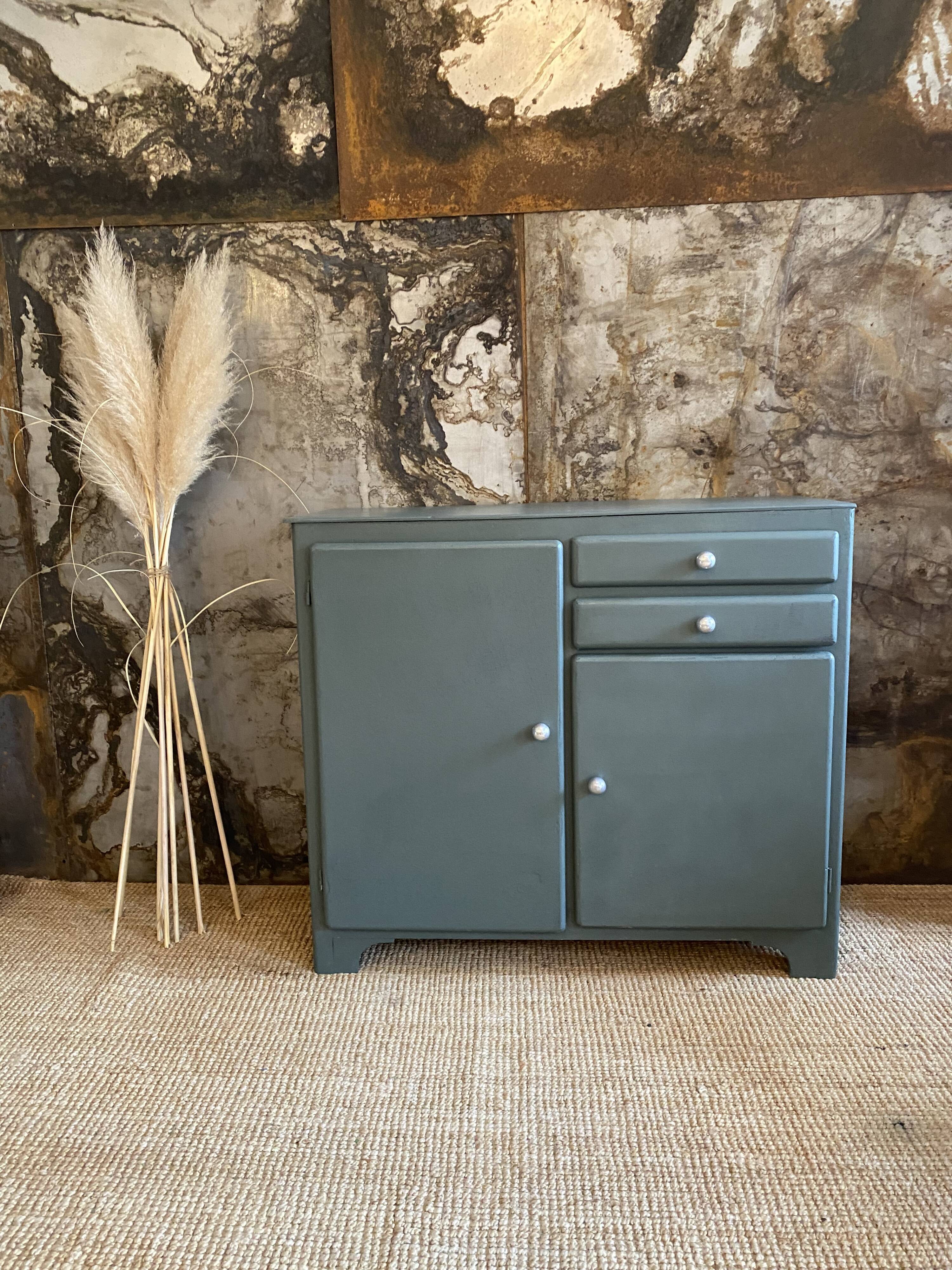 Parisian buffet storm color