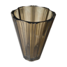 Vase en verre fumé strié