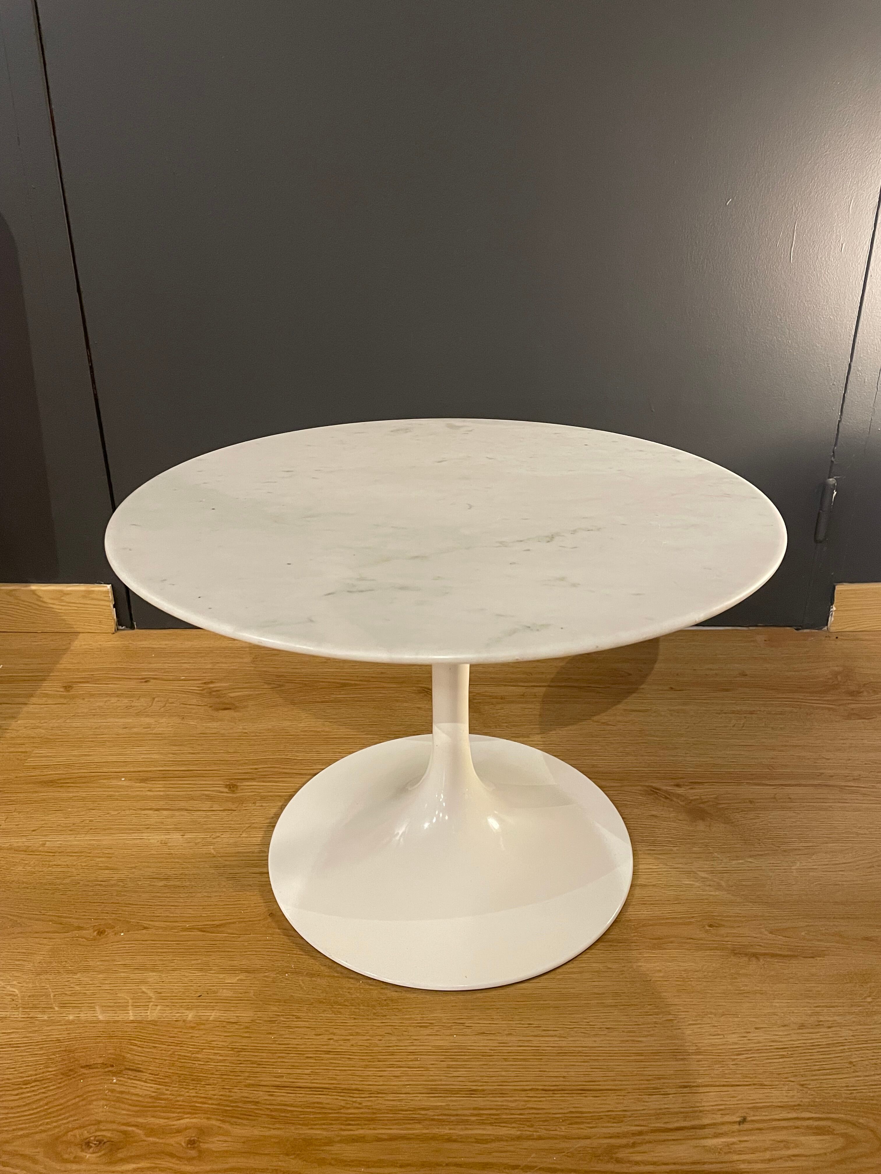 Eero Saarinen marble coffee table
