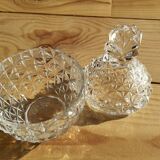 Cut crystal pineapple bonbonnière – Iconic decorative piece