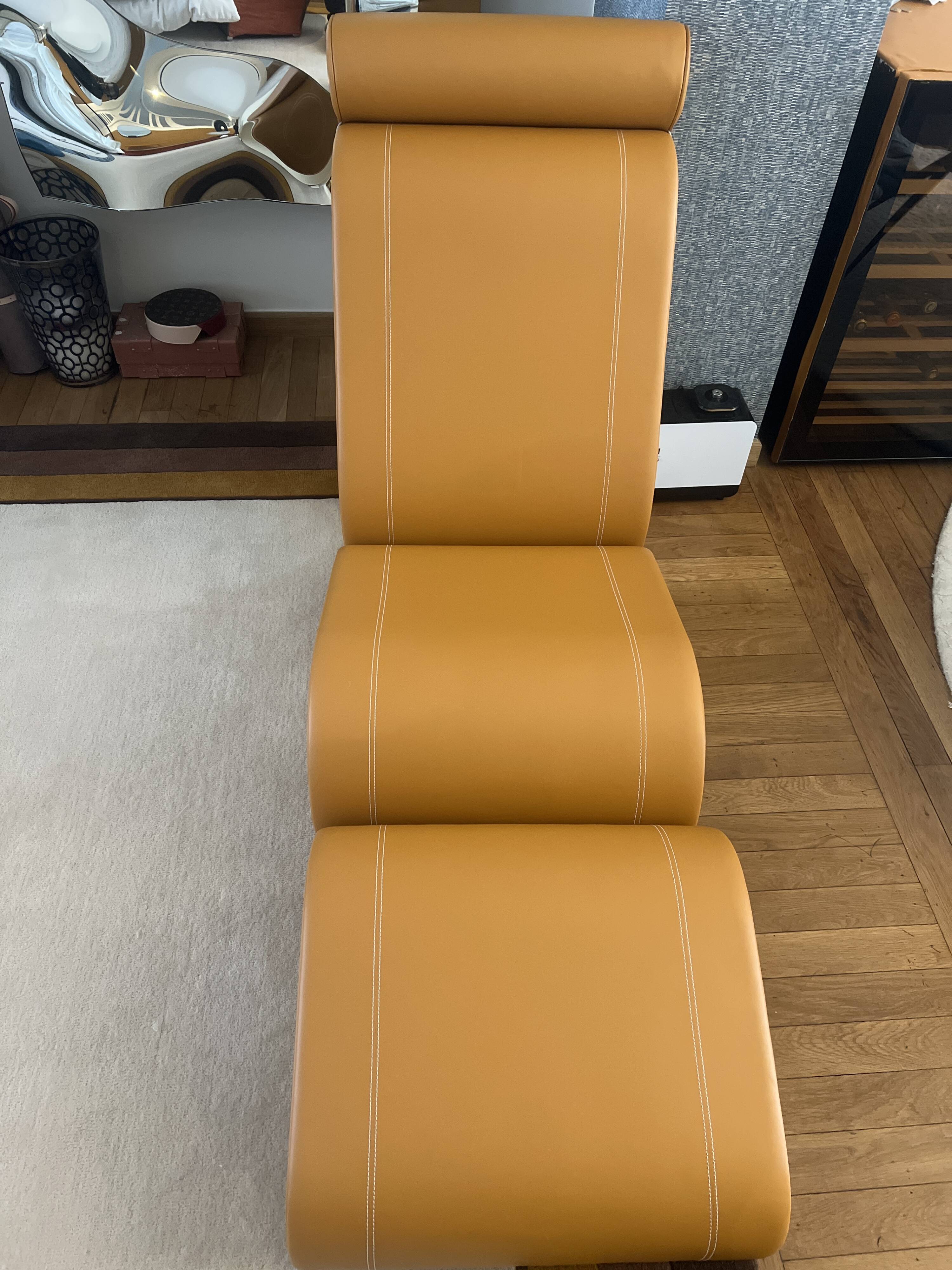 Luxury saddle leather lounge chair