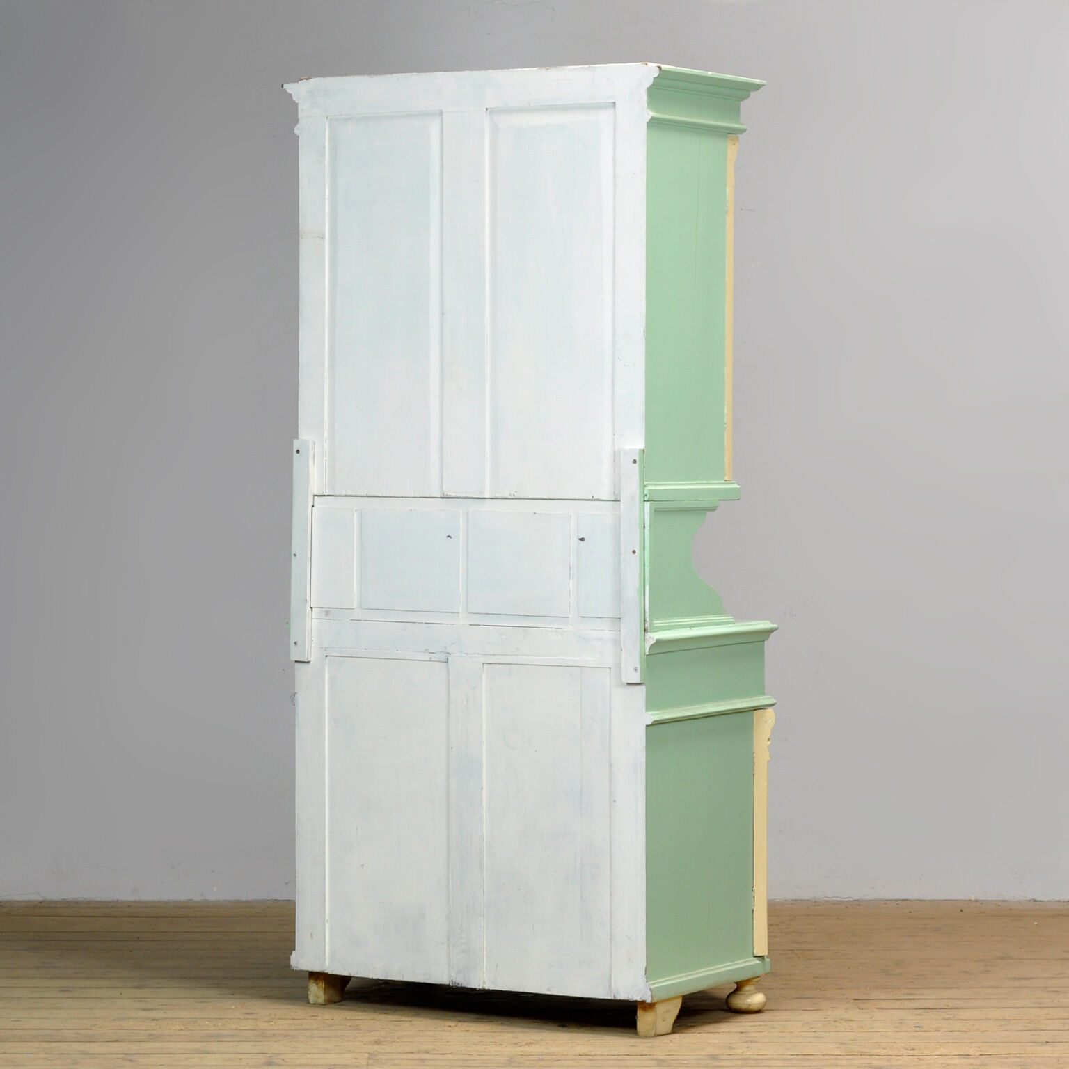 Pine buffet cabinet, 1930s