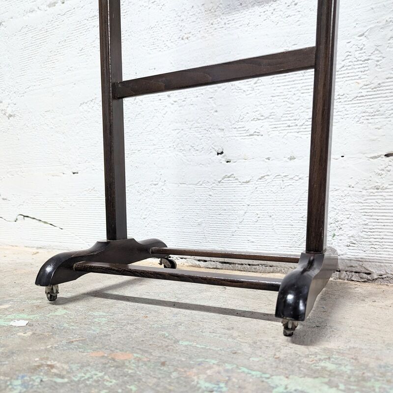 Vintage valet