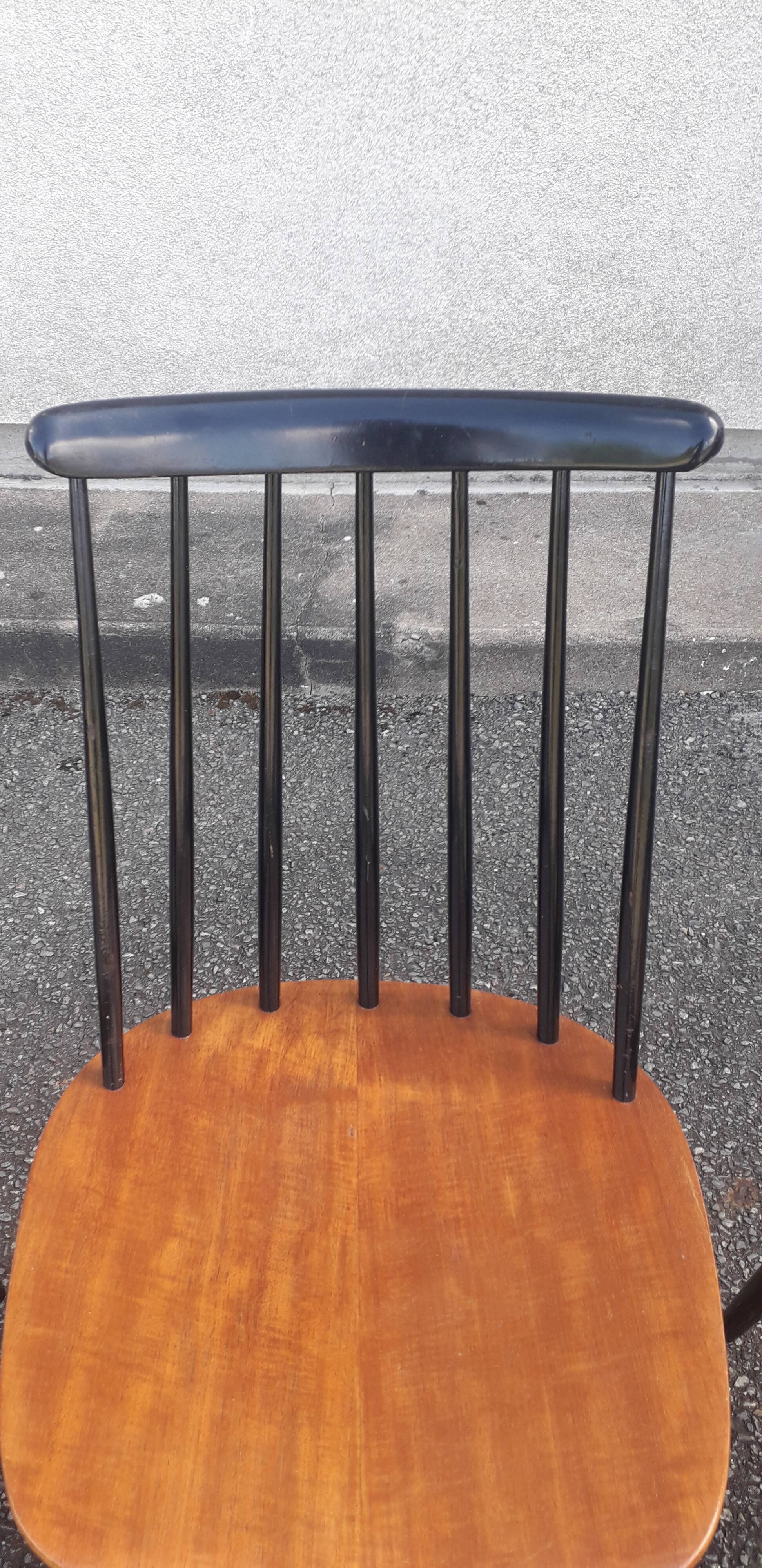 Lot of 4 vintage chairs