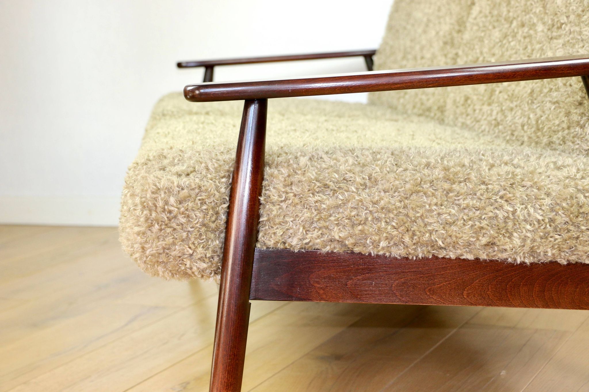 Beautiful vintage three-seater sofa from the 80s with removable cushions - long pile khaki, dark beige