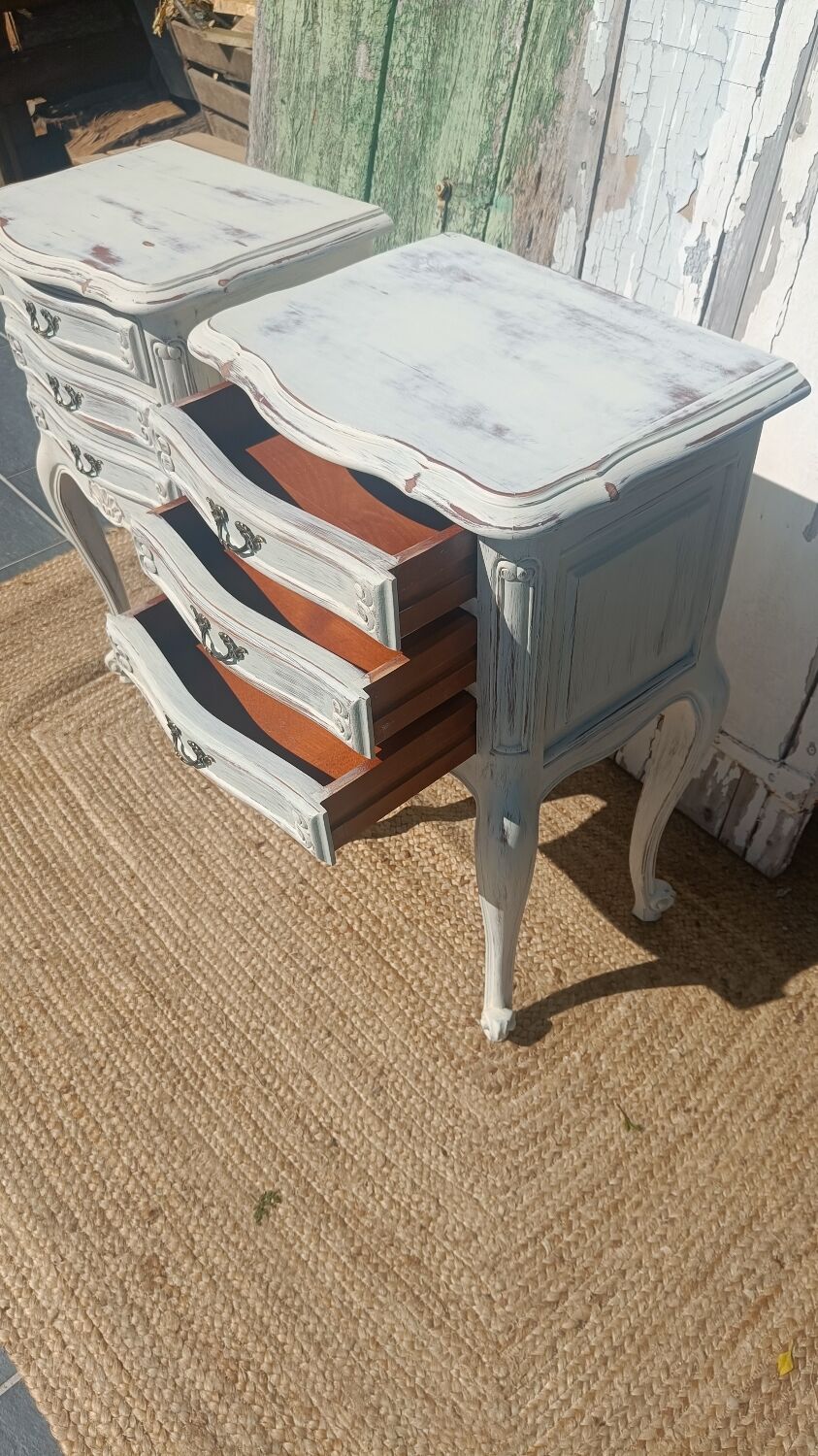 Paire de chevets style Louis XV patinés