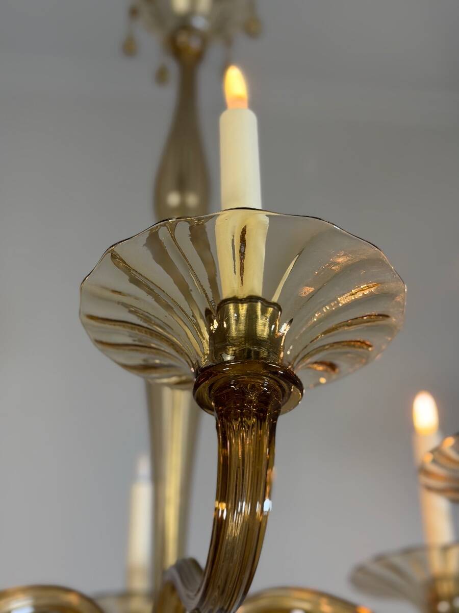 Venetian chandelier in gilded Murano glass by Venini circa 1920, 6 light arms.