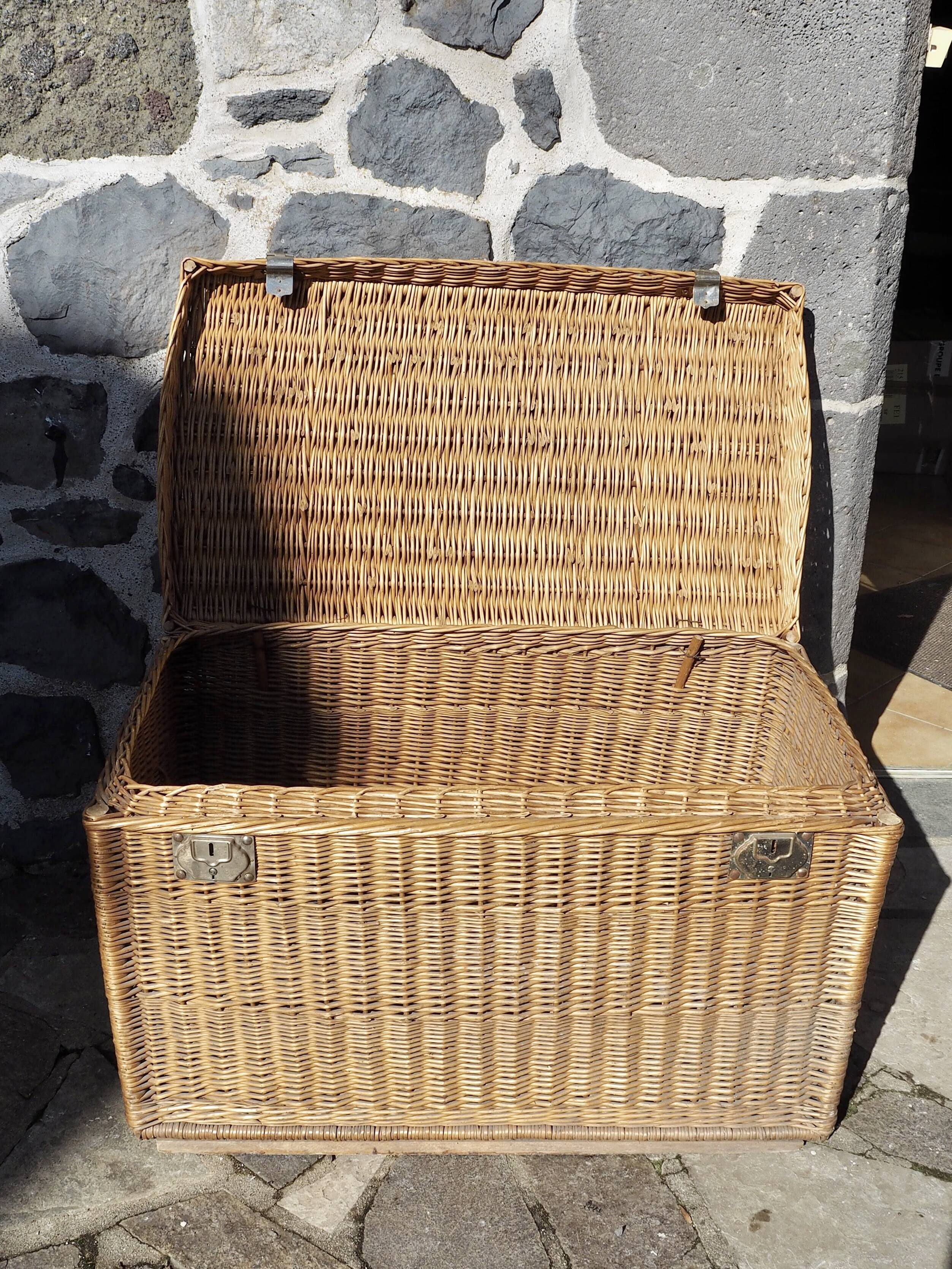XXL wicker trunk
