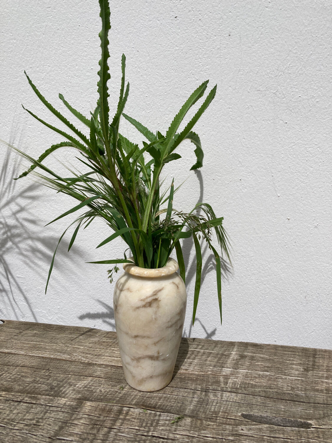 Onyx vase veins white marble beige art deco