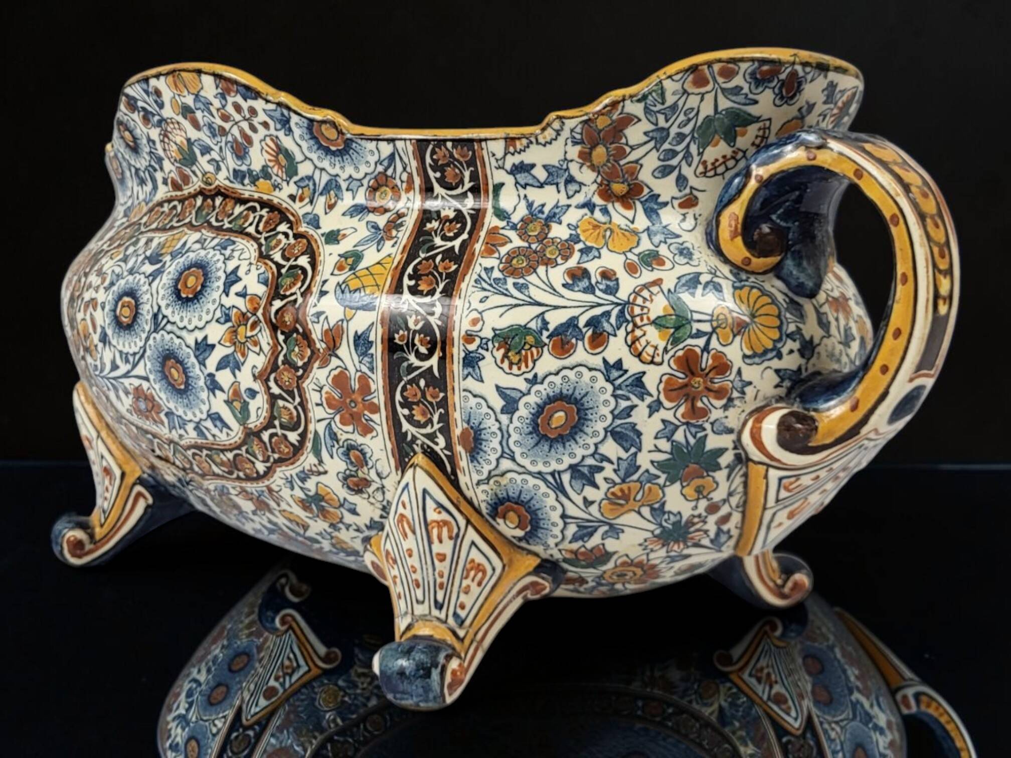 Jardinière en faience de Gien XIXeme decor Persan
