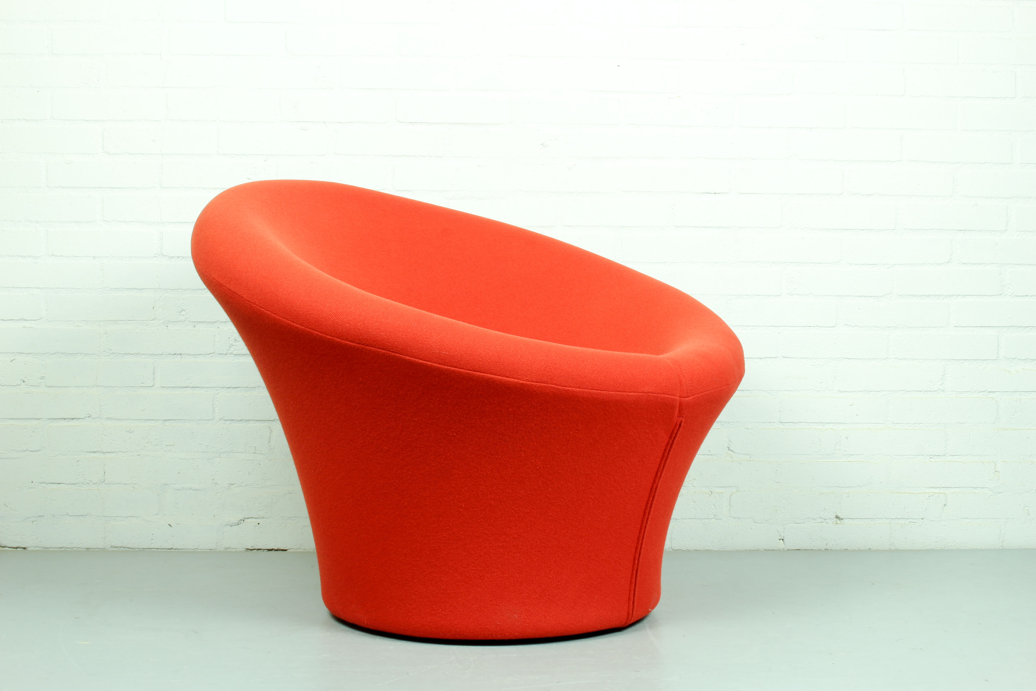 Artifort Mushroom armchair F 560 by Pierre Paulin